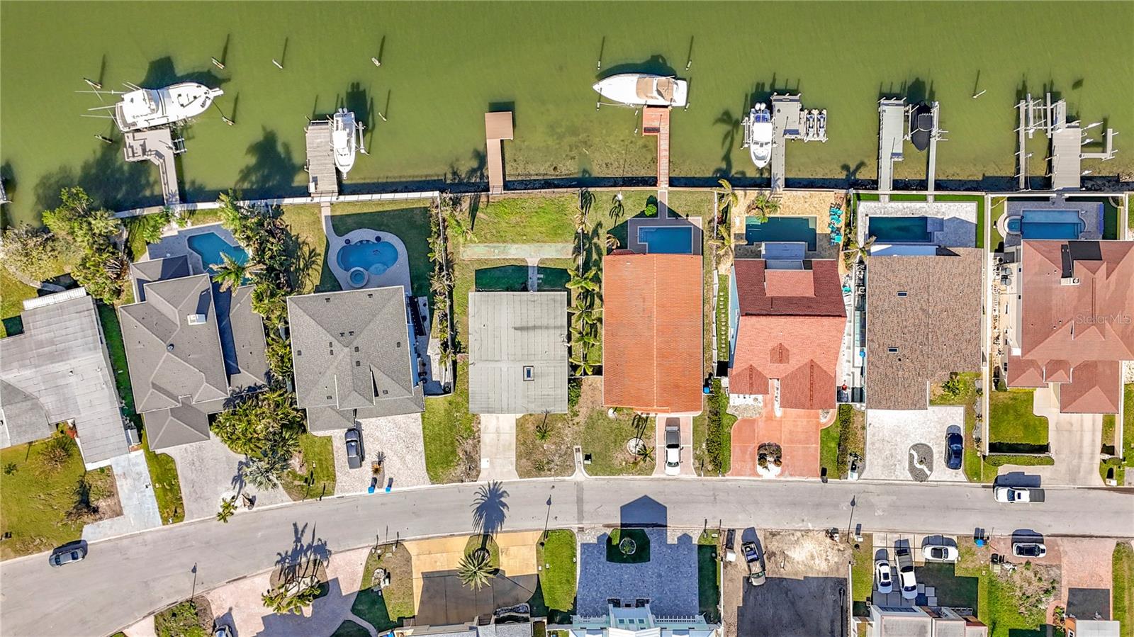 17030 DOLPHIN DR, NORTH REDINGTON BEACH, FL, 33708