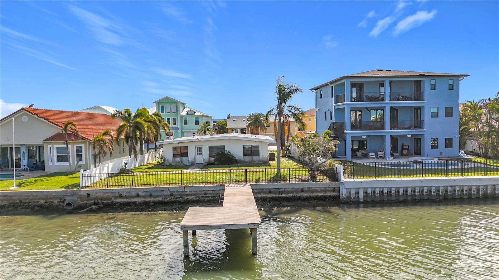 17030 DOLPHIN DR, NORTH REDINGTON BEACH, FL, 33708