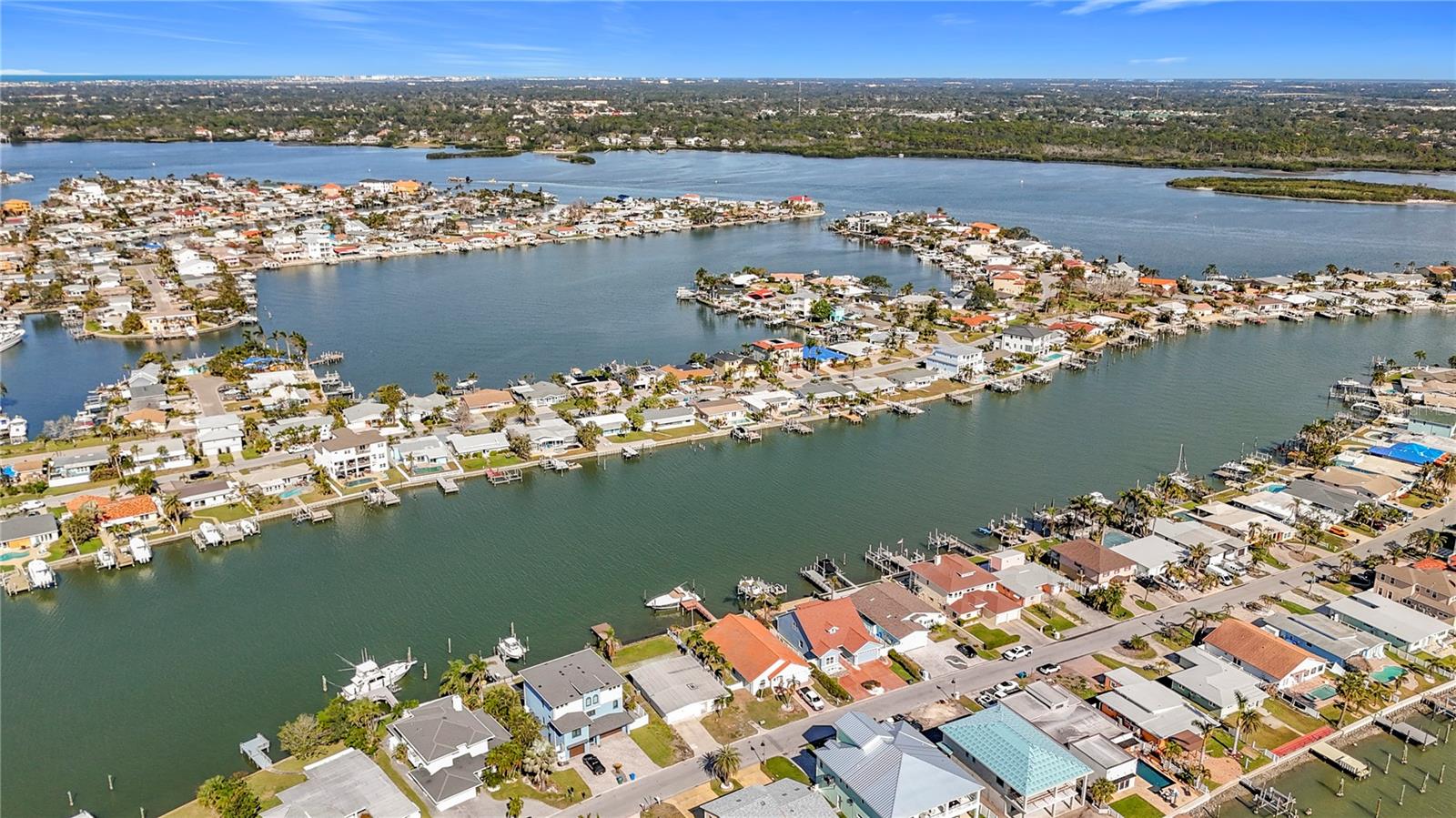 17030 DOLPHIN DR, NORTH REDINGTON BEACH, FL, 33708