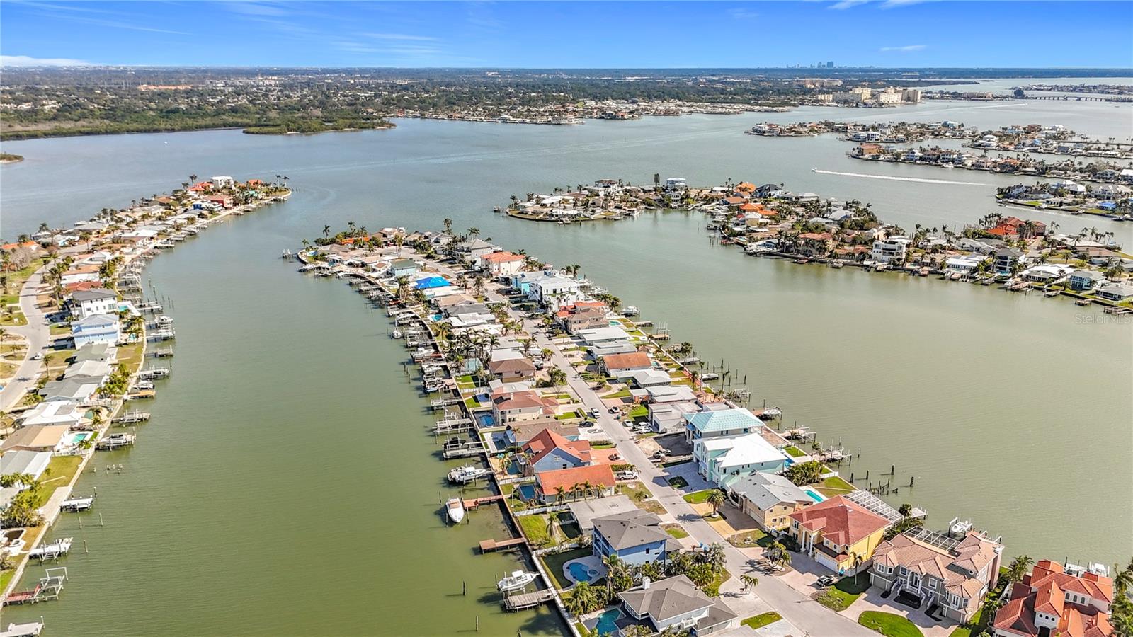 17030 DOLPHIN DR, NORTH REDINGTON BEACH, FL, 33708