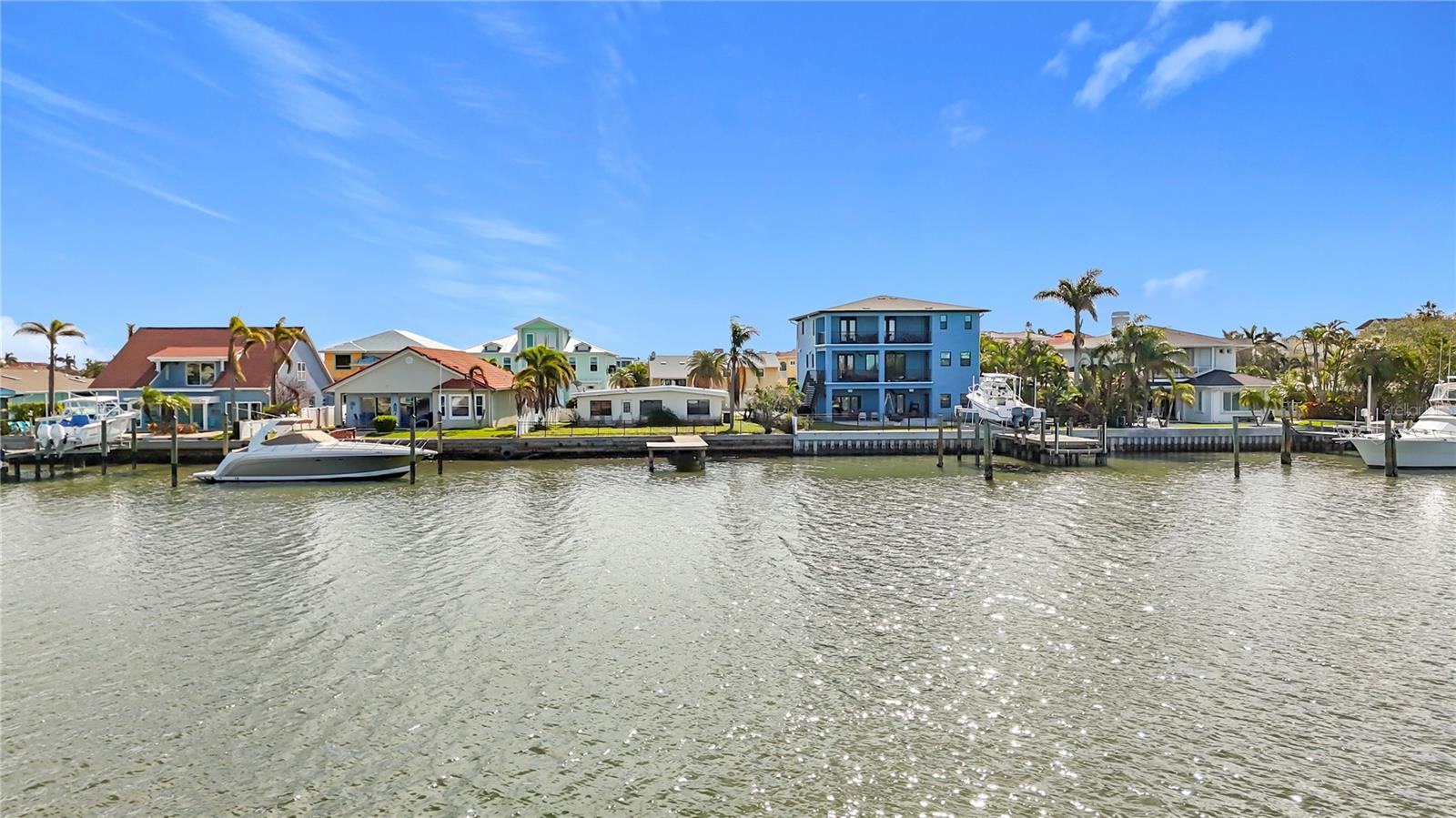 17030 DOLPHIN DR, NORTH REDINGTON BEACH, FL, 33708