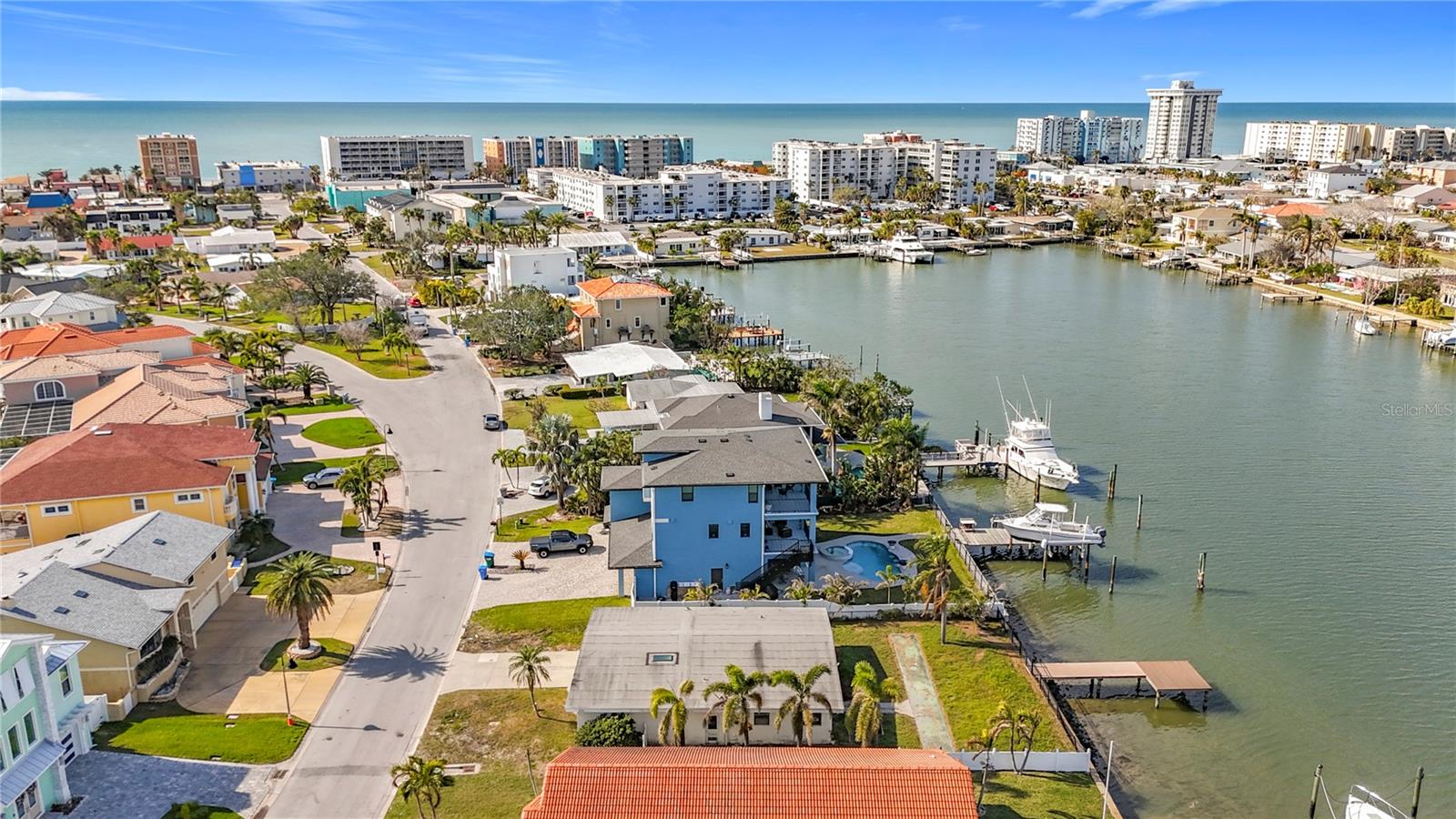 17030 DOLPHIN DR, NORTH REDINGTON BEACH, FL, 33708