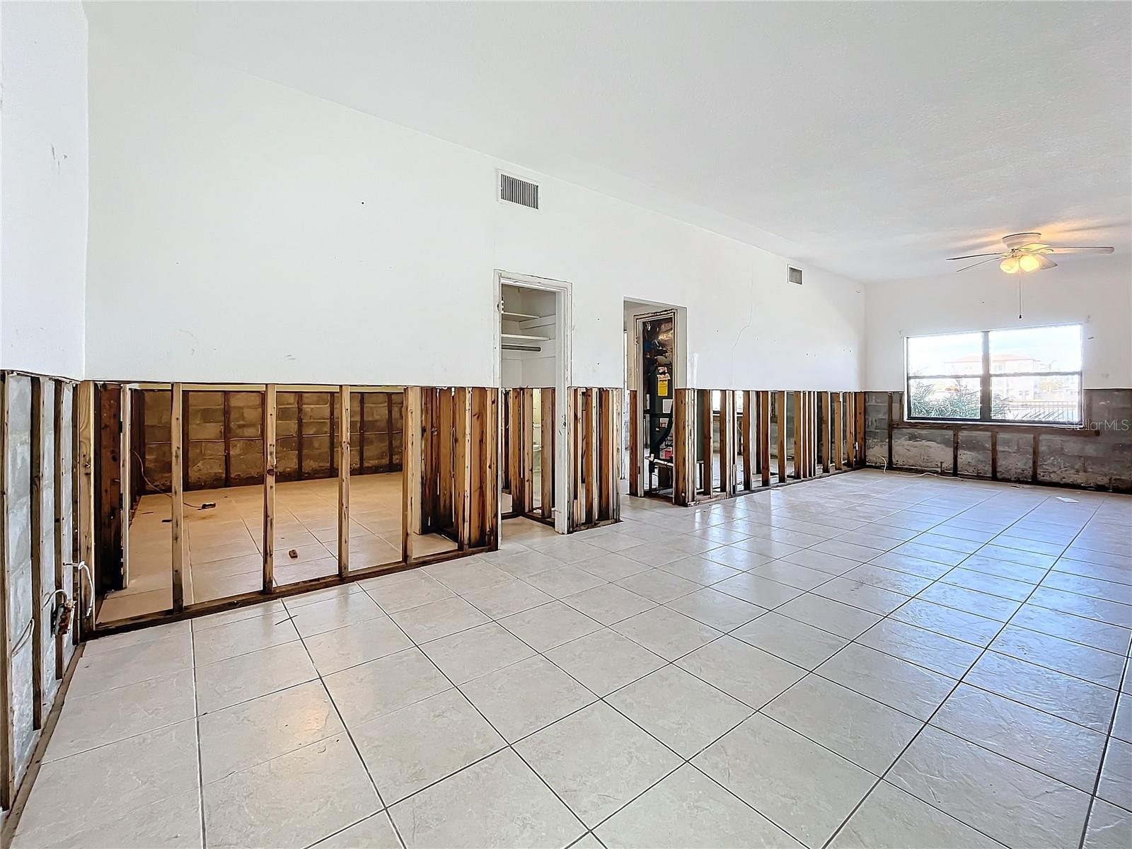 17030 DOLPHIN DR, NORTH REDINGTON BEACH, FL, 33708