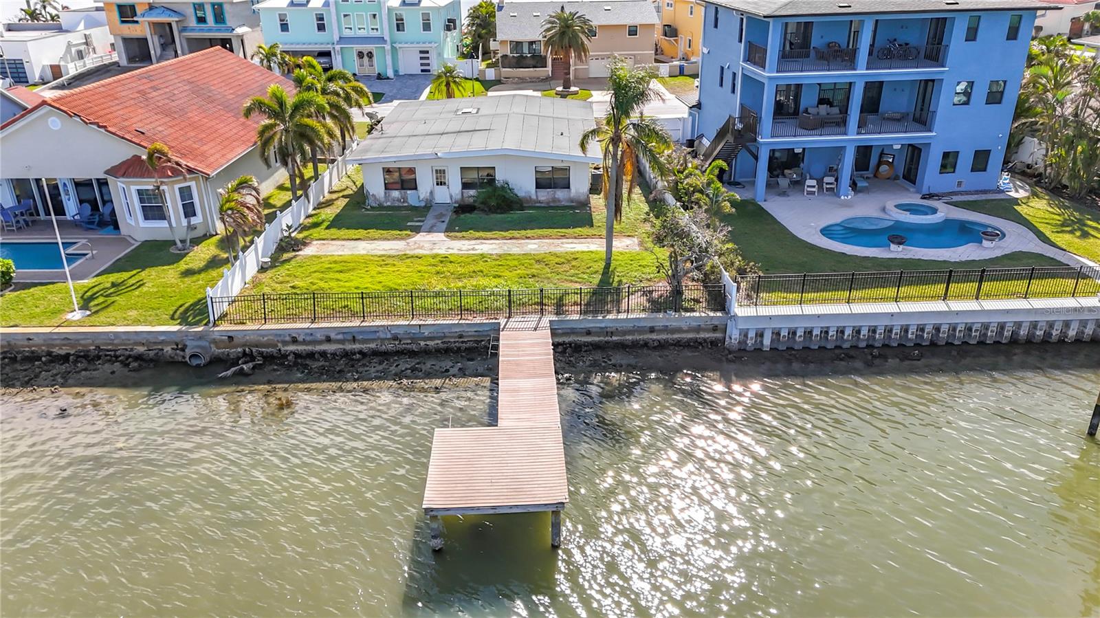 17030 DOLPHIN DR, NORTH REDINGTON BEACH, FL, 33708