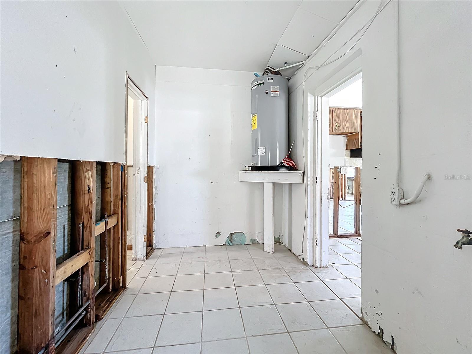 17030 DOLPHIN DR, NORTH REDINGTON BEACH, FL, 33708