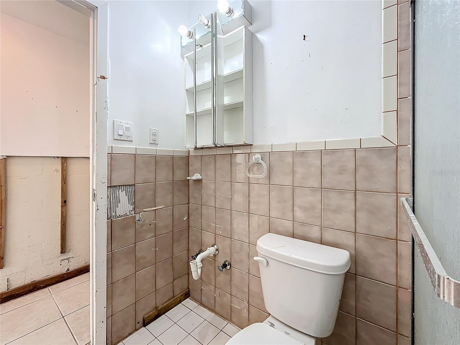 17030 DOLPHIN DR, NORTH REDINGTON BEACH, FL, 33708