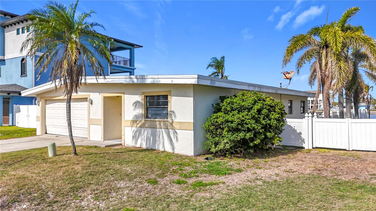 17030 DOLPHIN DR, NORTH REDINGTON BEACH, FL, 33708