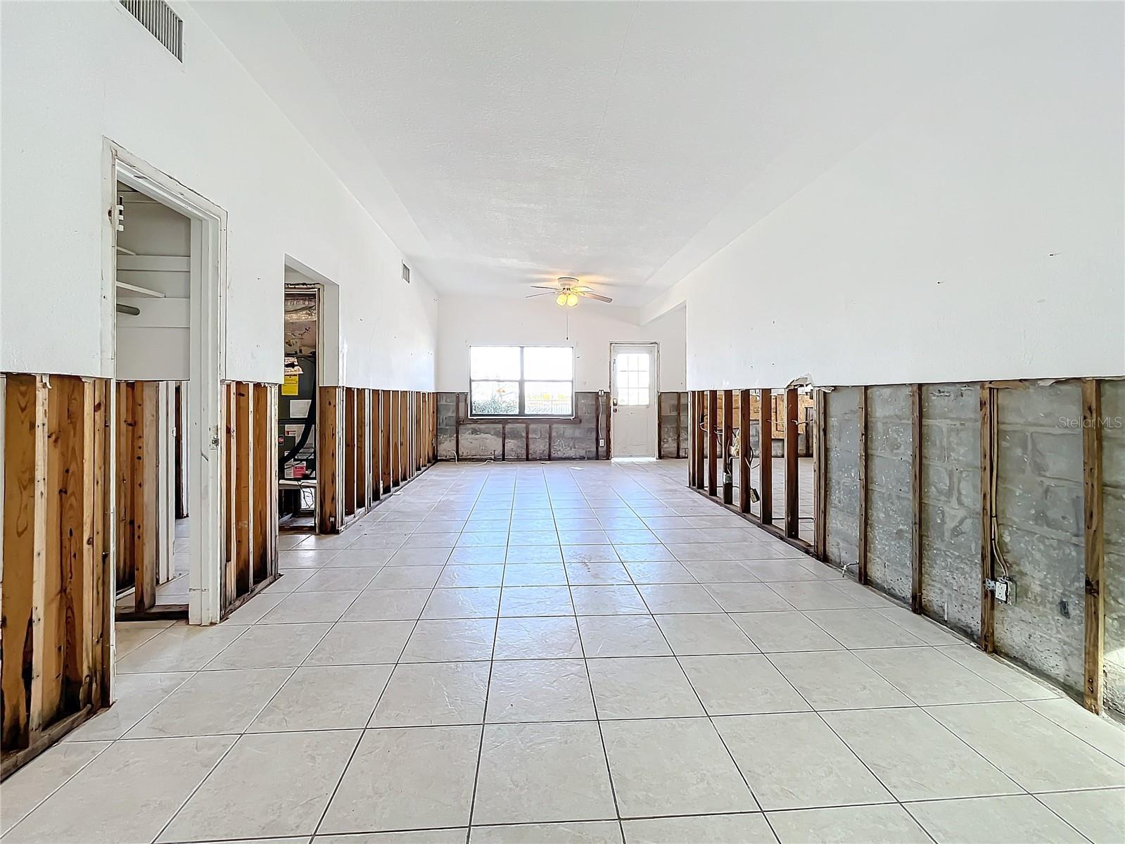 17030 DOLPHIN DR, NORTH REDINGTON BEACH, FL, 33708