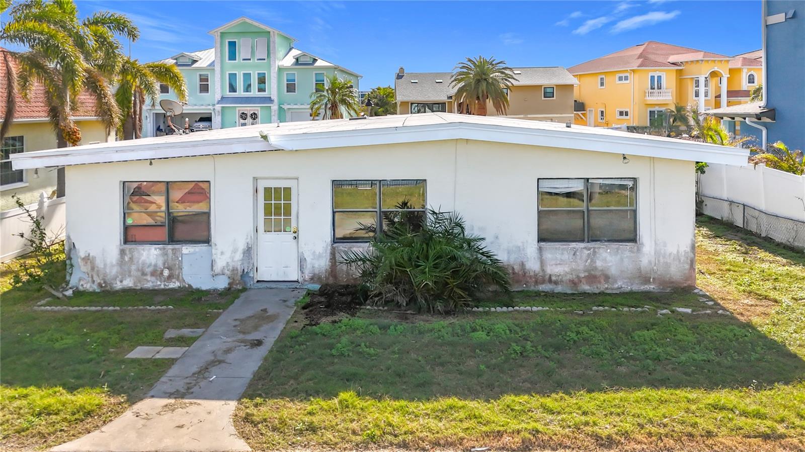 17030 DOLPHIN DR, NORTH REDINGTON BEACH, FL, 33708