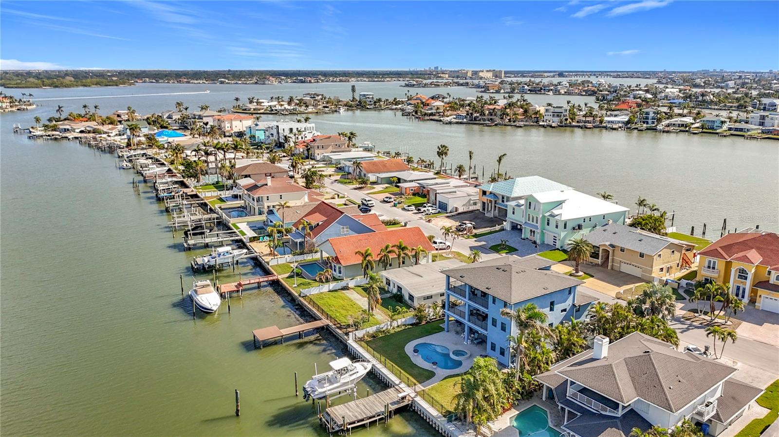 17030 DOLPHIN DR, NORTH REDINGTON BEACH, FL, 33708