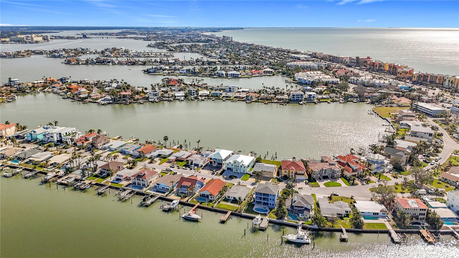 17030 DOLPHIN DR, NORTH REDINGTON BEACH, FL, 33708