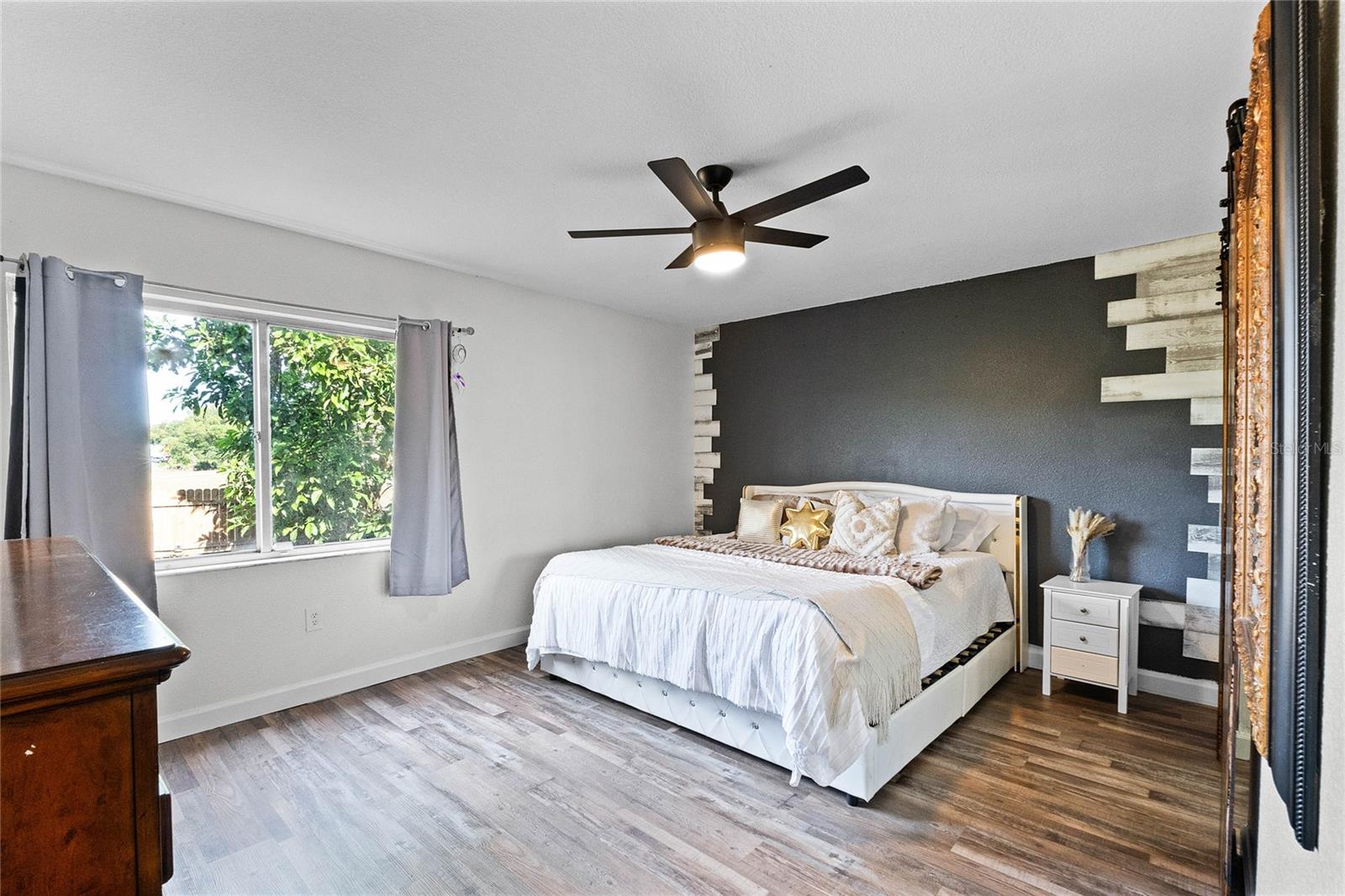 2216 GREENVIEW CIR, ORLANDO, FL, 32808