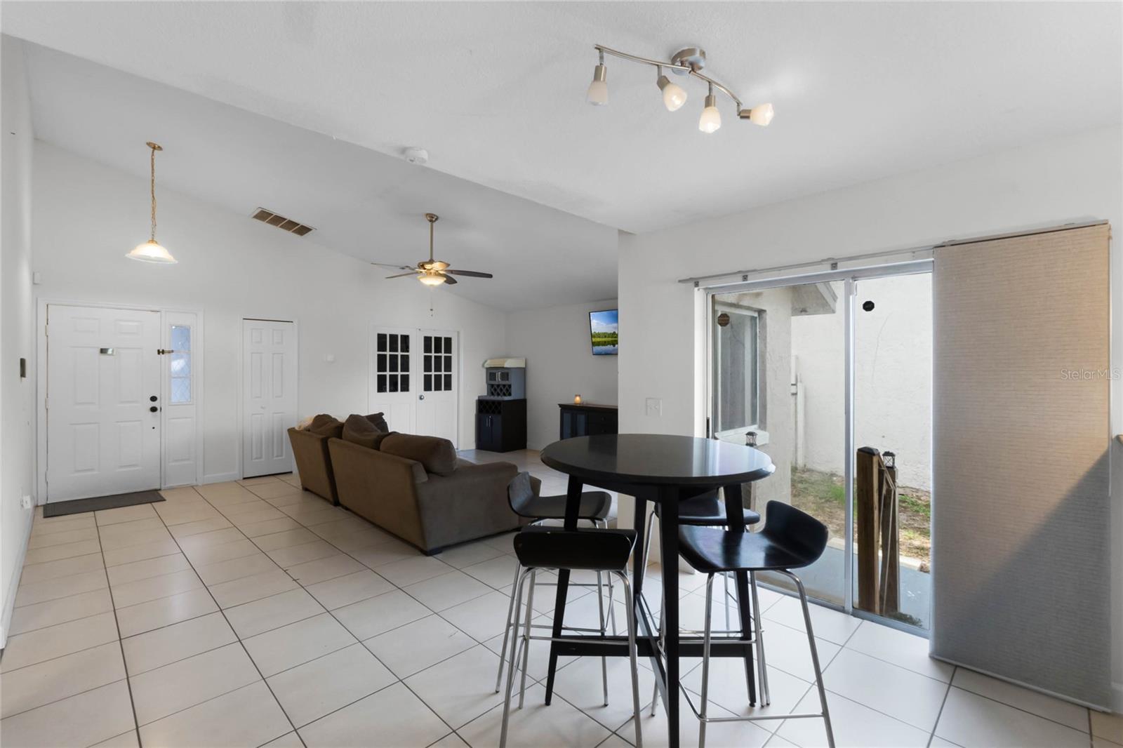 2216 GREENVIEW CIR, ORLANDO, FL, 32808