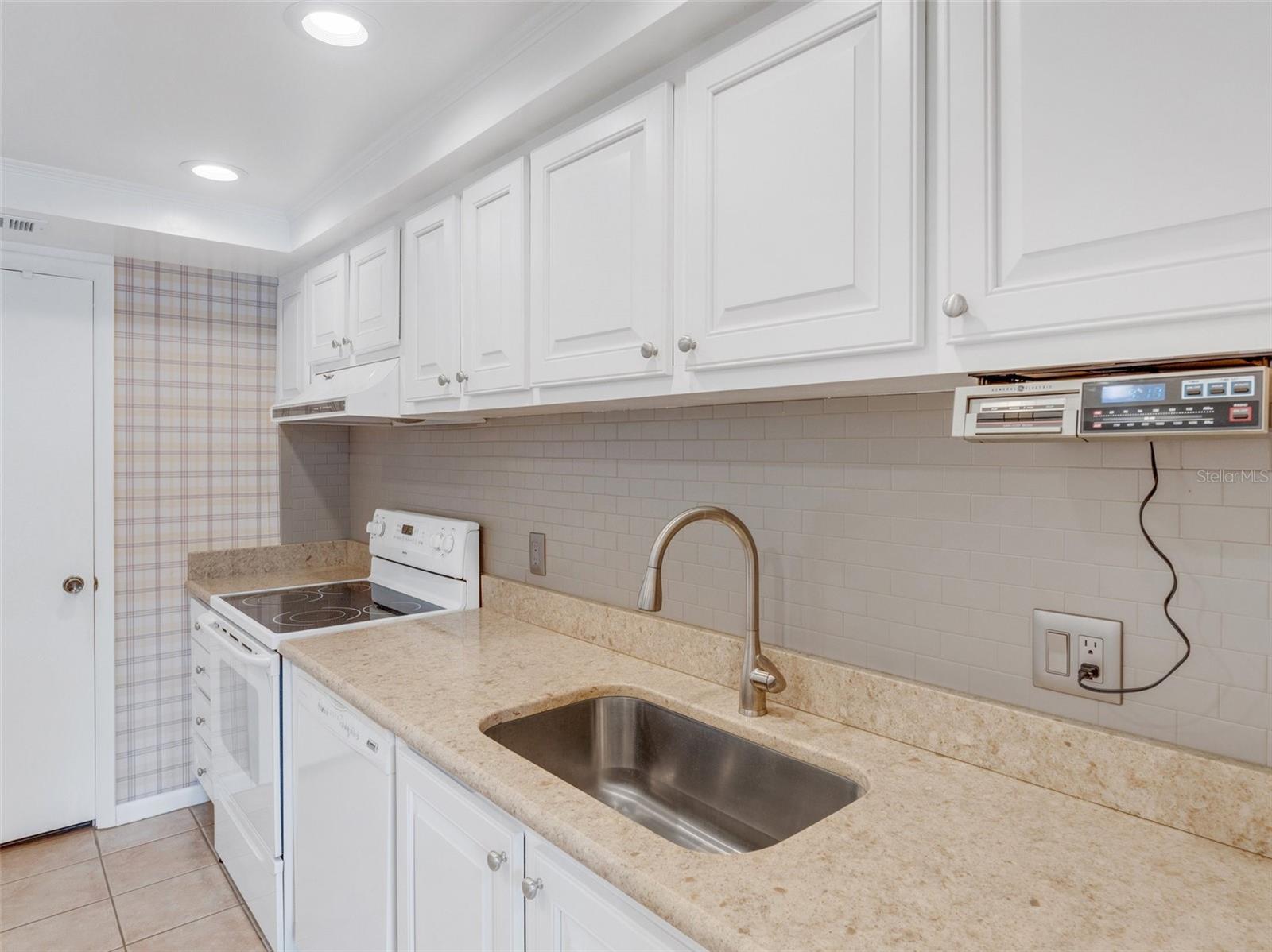 1130 N LAKE PARKER AVE #304A, LAKELAND, FL, 33805