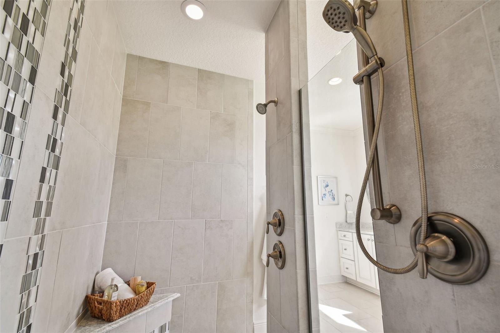 5333 LAKE VENICE DR, WIMAUMA, FL, 33598