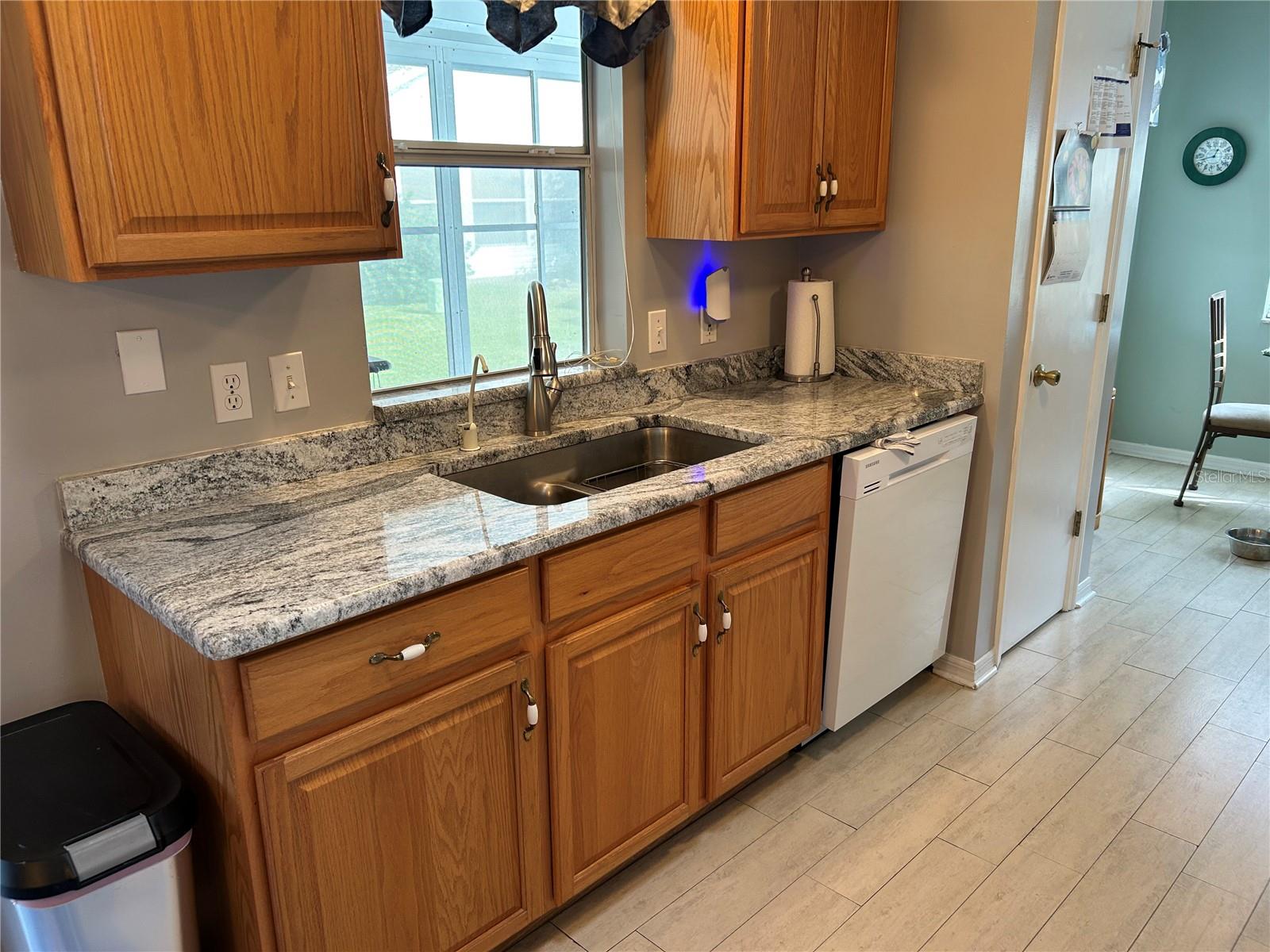 831 RAMOS DR, LADY LAKE, FL, 32159