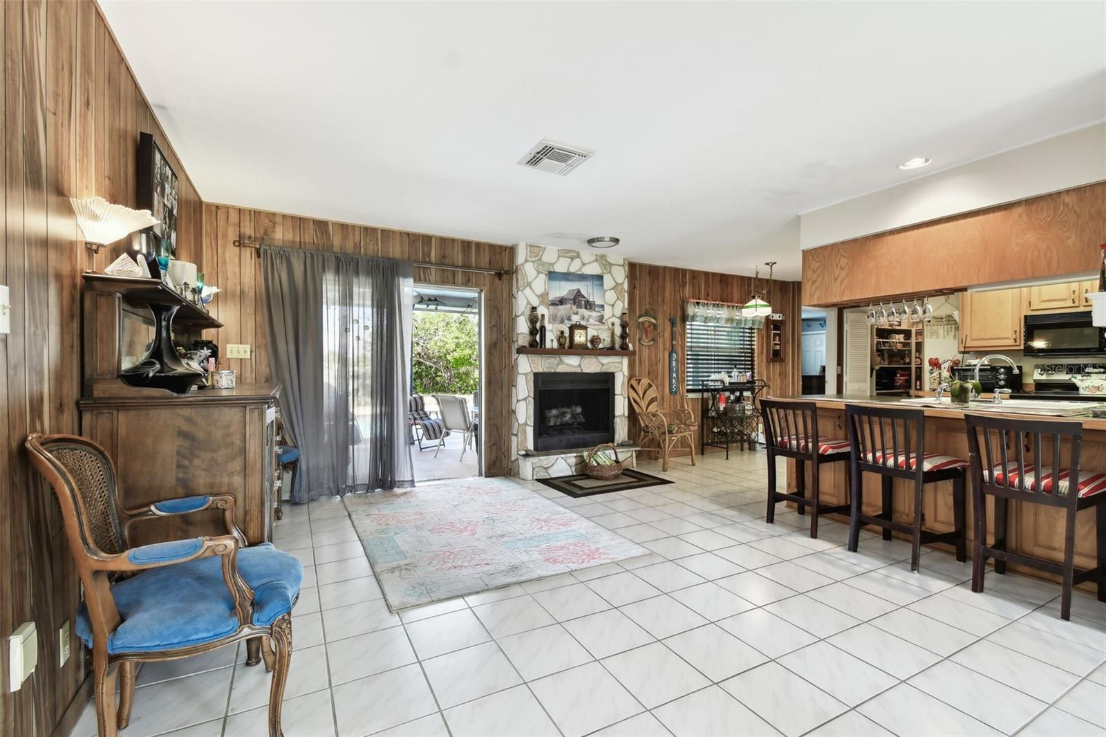 304 10TH ST SW, RUSKIN, FL, 33570