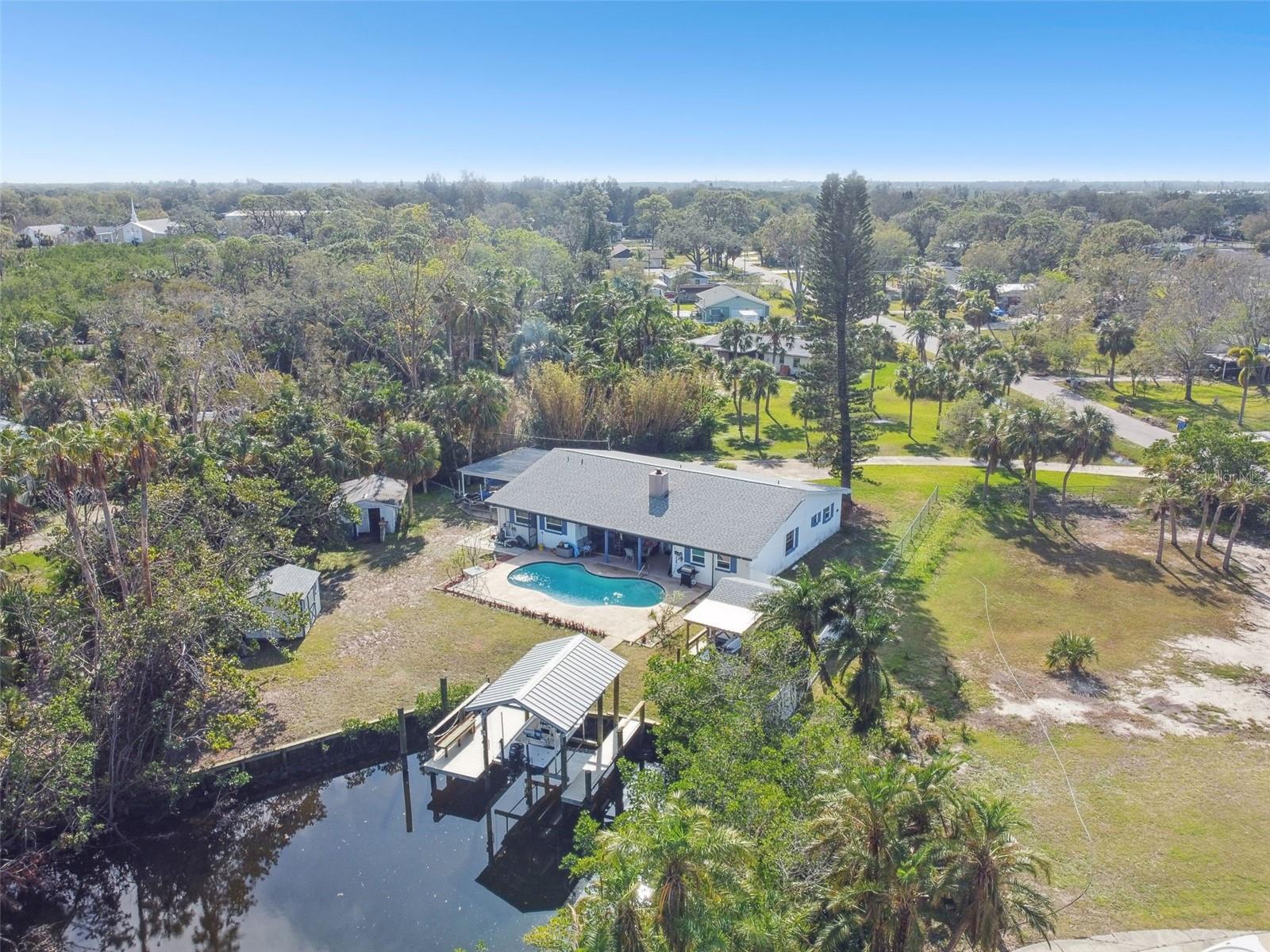 304 10TH ST SW, RUSKIN, FL, 33570
