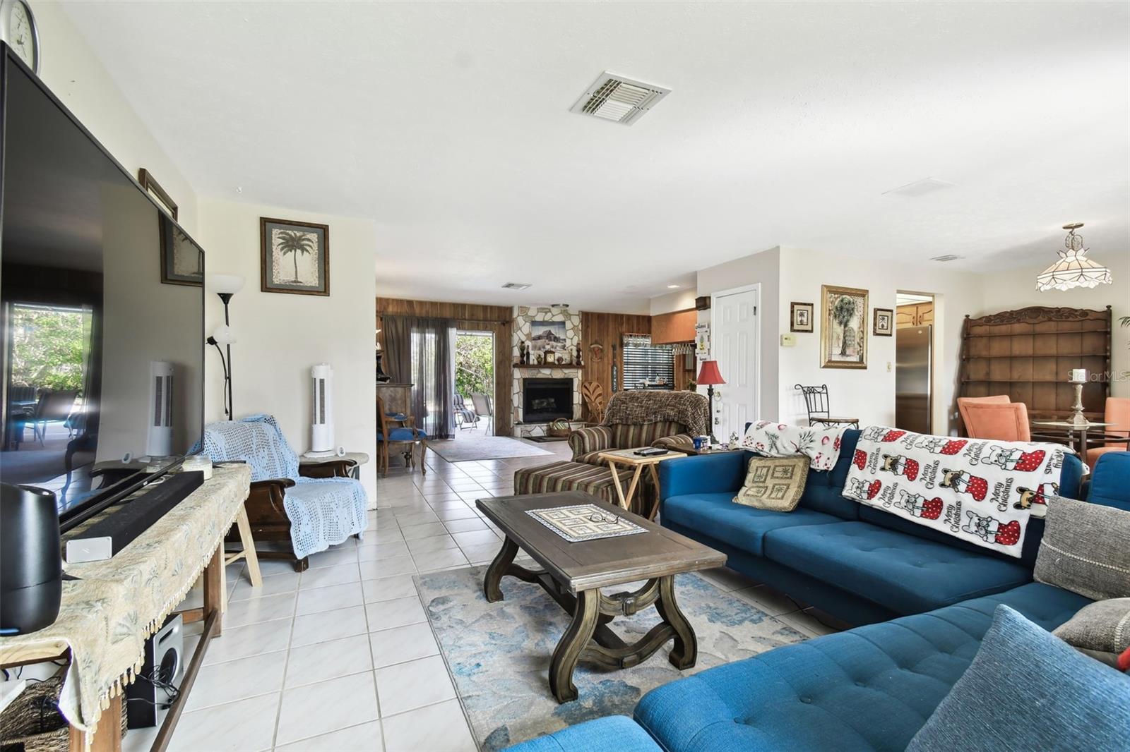 304 10TH ST SW, RUSKIN, FL, 33570