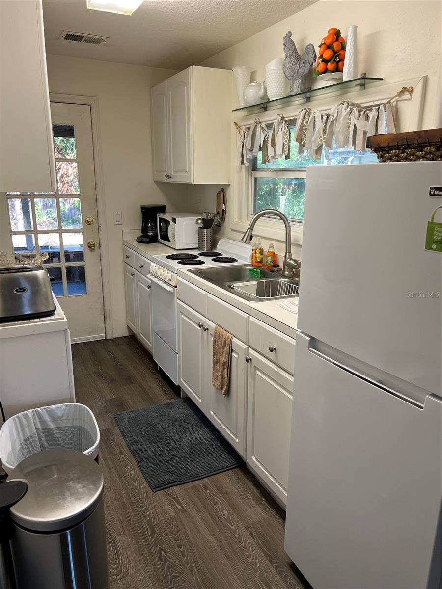 1121 ORANGE AVE, DUNEDIN, FL, 34698