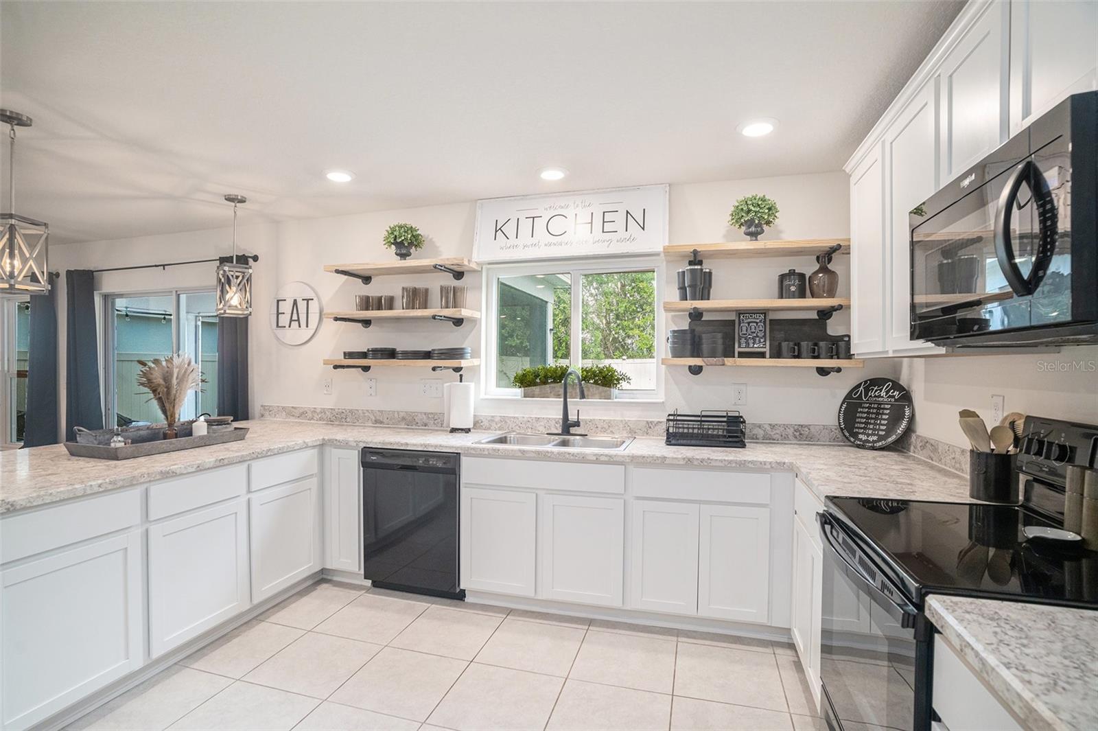 7318 SUNSHINE BRIDGE AVE, GIBSONTON, FL, 33534