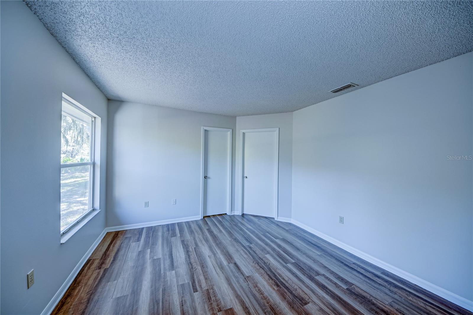 637 TWIN LAKE AVE, DELTONA, FL, 32738