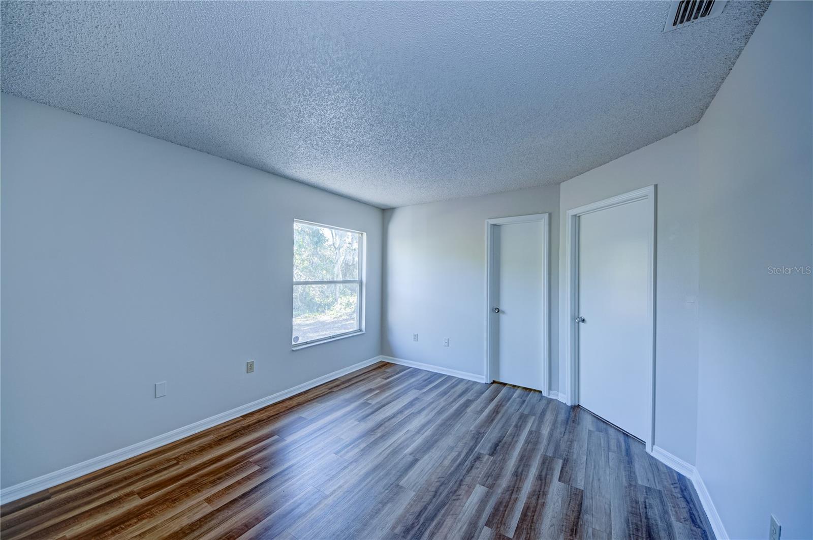 637 TWIN LAKE AVE, DELTONA, FL, 32738