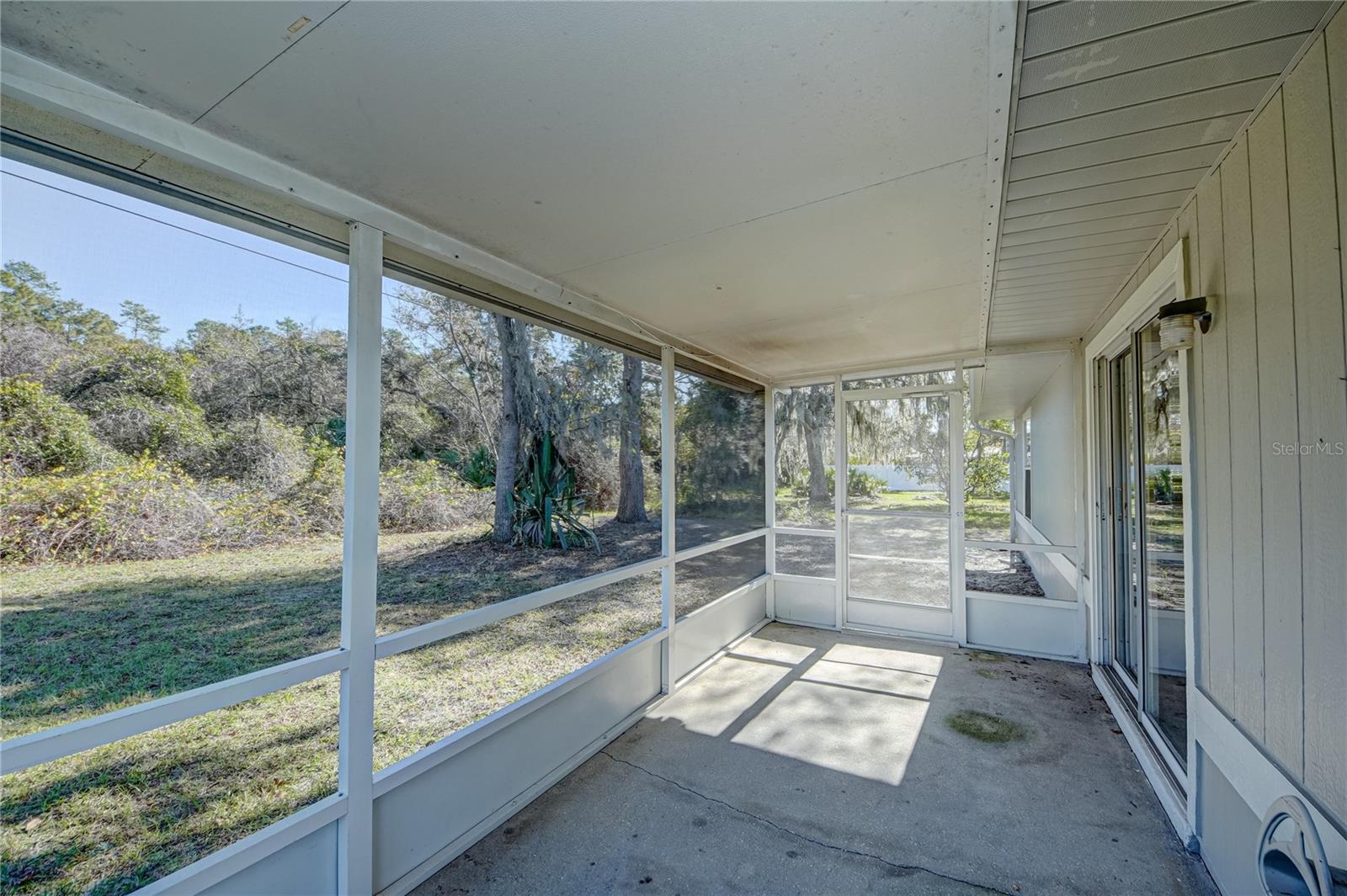 637 TWIN LAKE AVE, DELTONA, FL, 32738