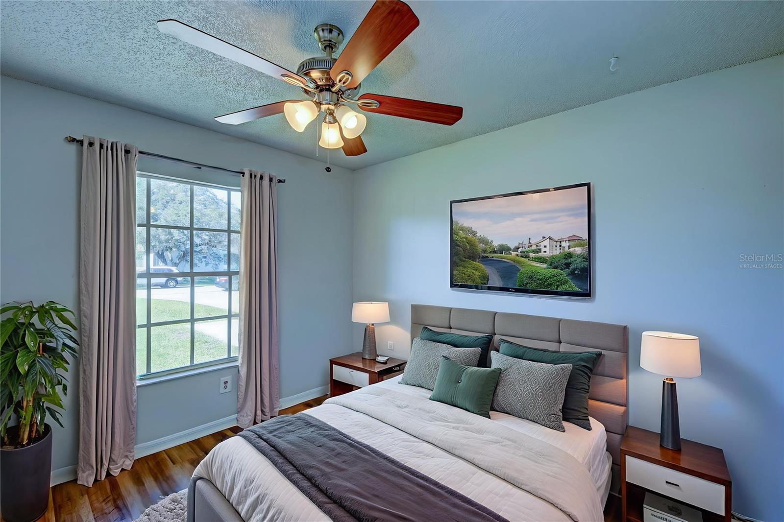 637 TWIN LAKE AVE, DELTONA, FL, 32738