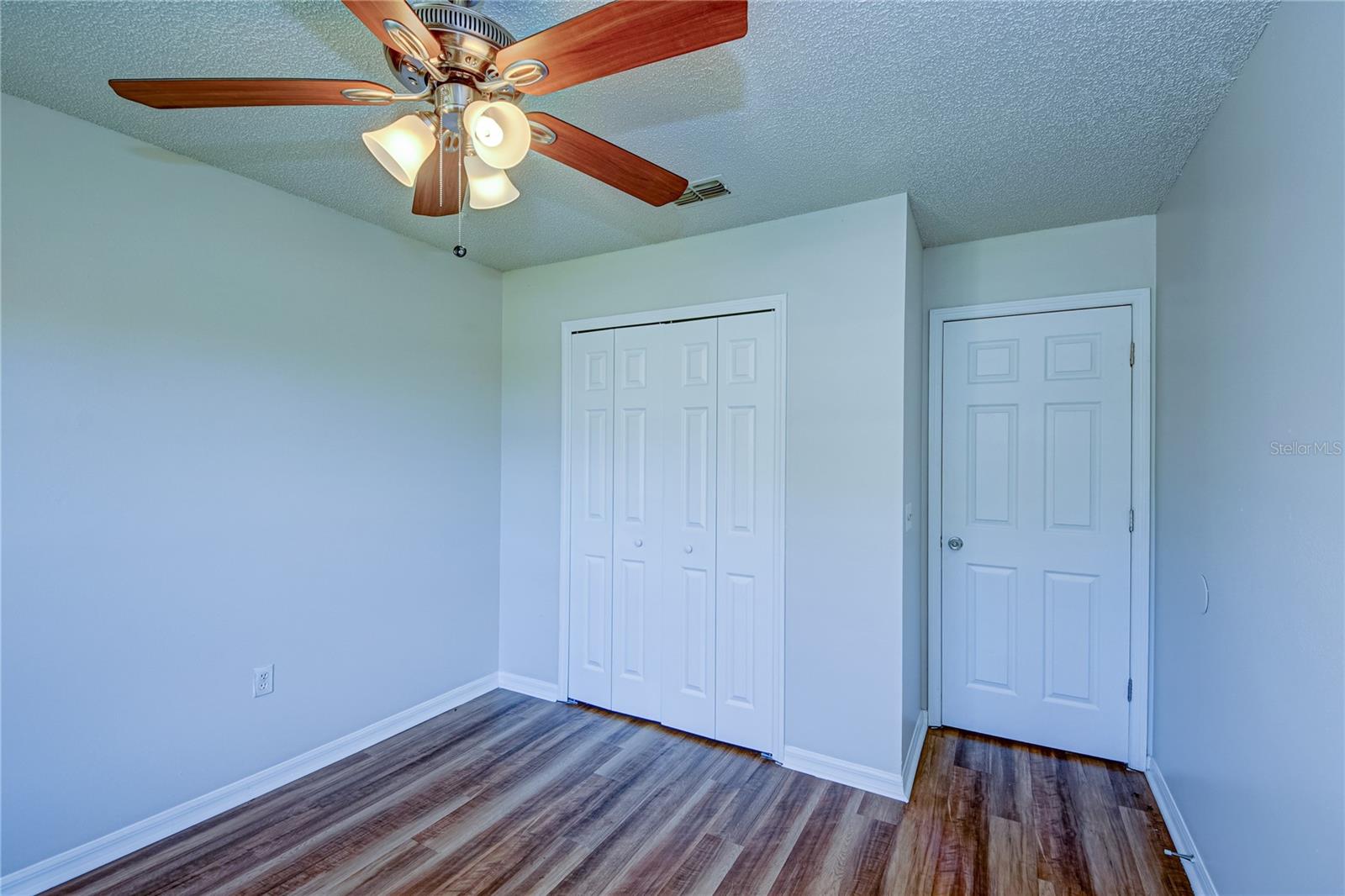 637 TWIN LAKE AVE, DELTONA, FL, 32738