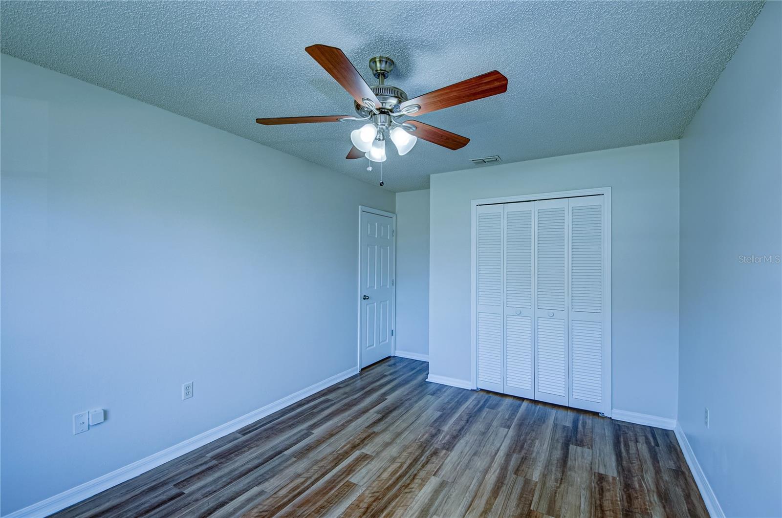 637 TWIN LAKE AVE, DELTONA, FL, 32738