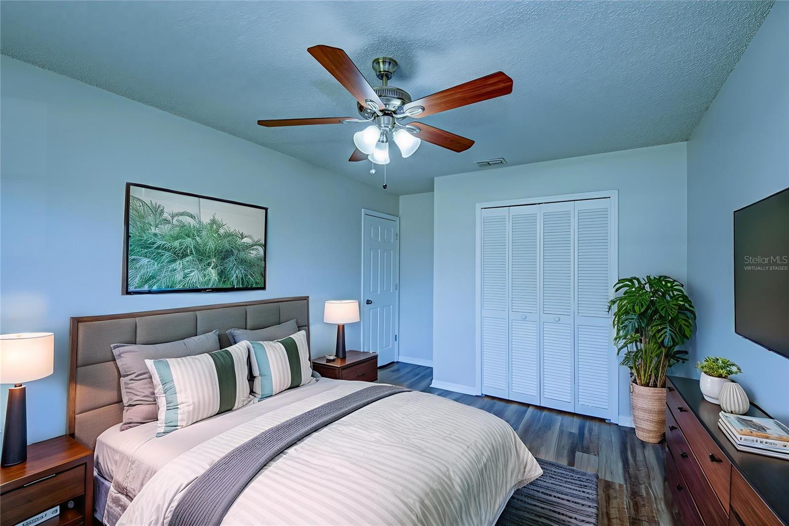637 TWIN LAKE AVE, DELTONA, FL, 32738