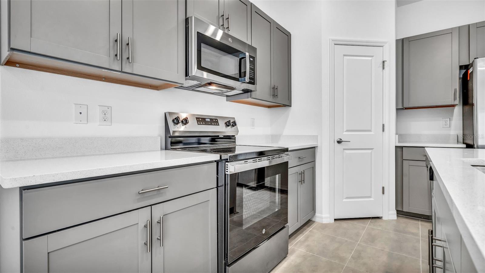 2199 HALLIER CV, WESLEY CHAPEL, FL, 33543