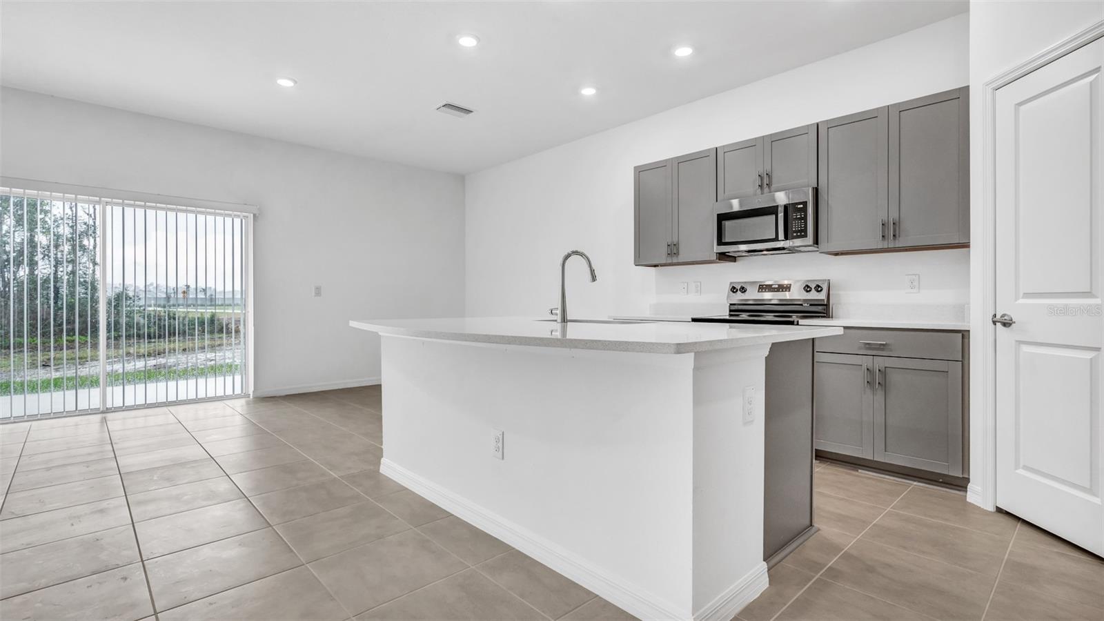 2199 HALLIER CV, WESLEY CHAPEL, FL, 33543