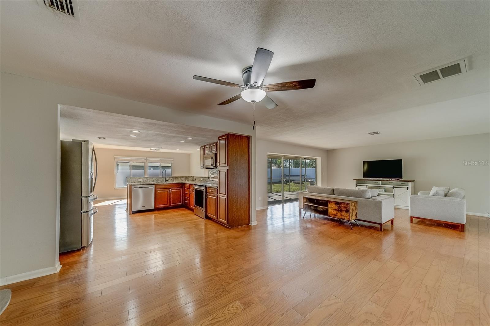 1803 SOUTHWOOD LN, CLEARWATER, FL, 33764