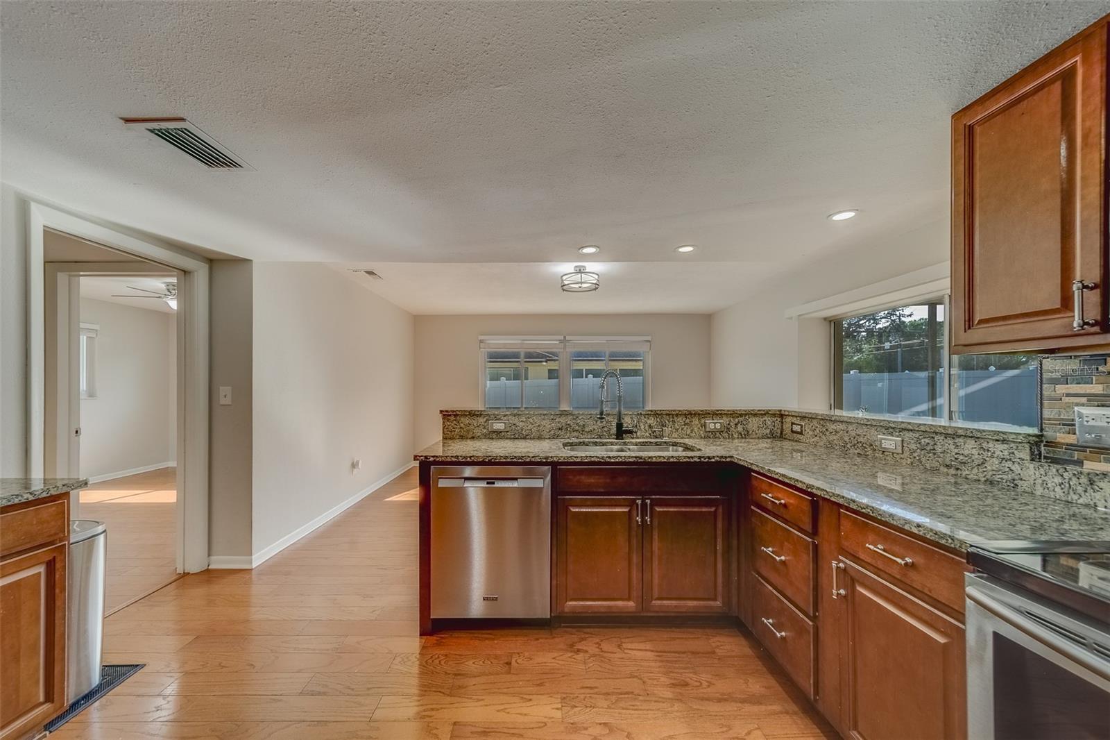 1803 SOUTHWOOD LN, CLEARWATER, FL, 33764