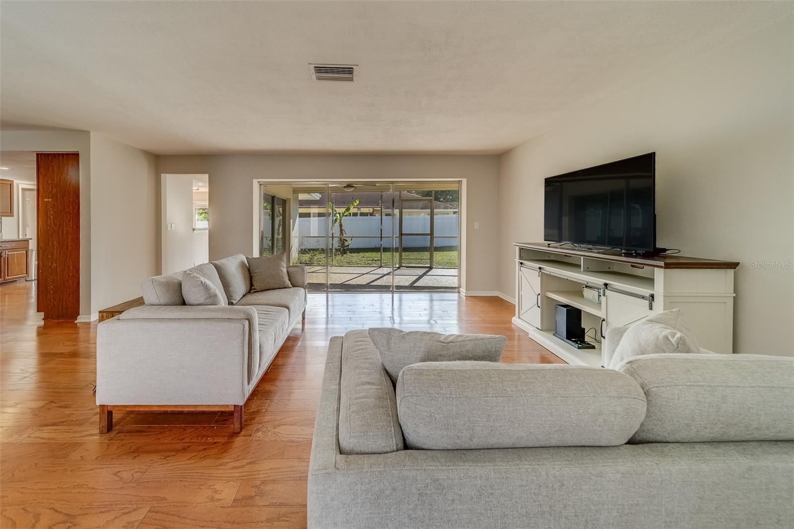 1803 SOUTHWOOD LN, CLEARWATER, FL, 33764