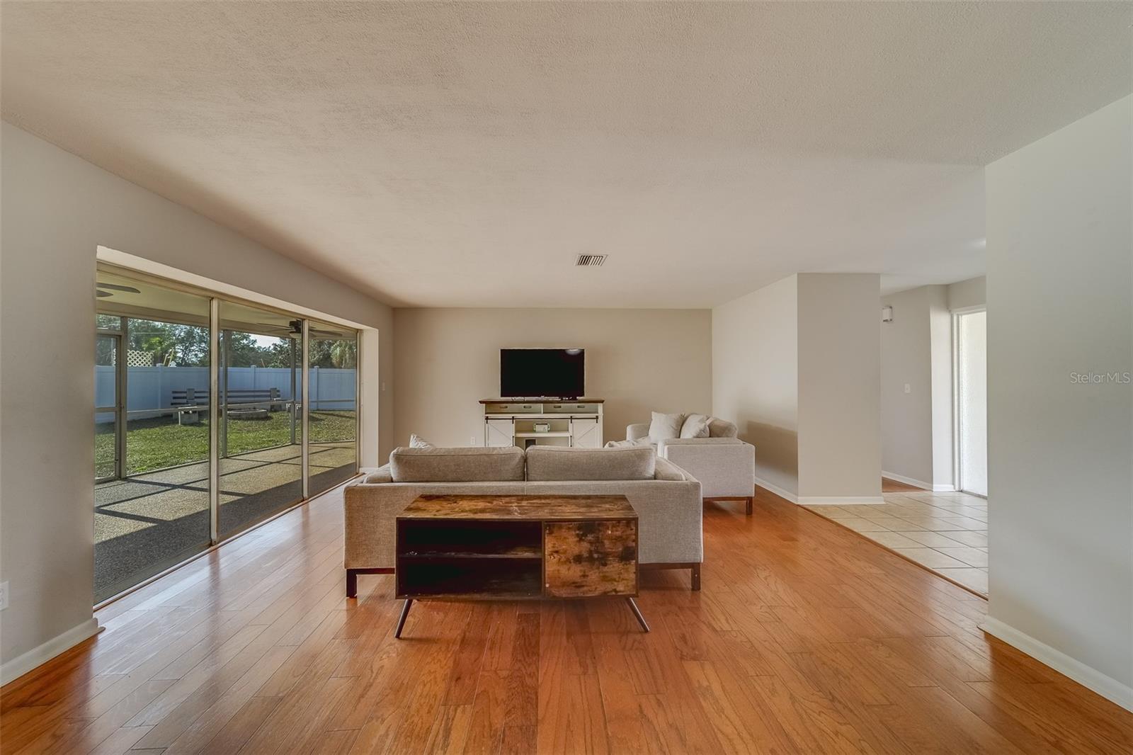 1803 SOUTHWOOD LN, CLEARWATER, FL, 33764