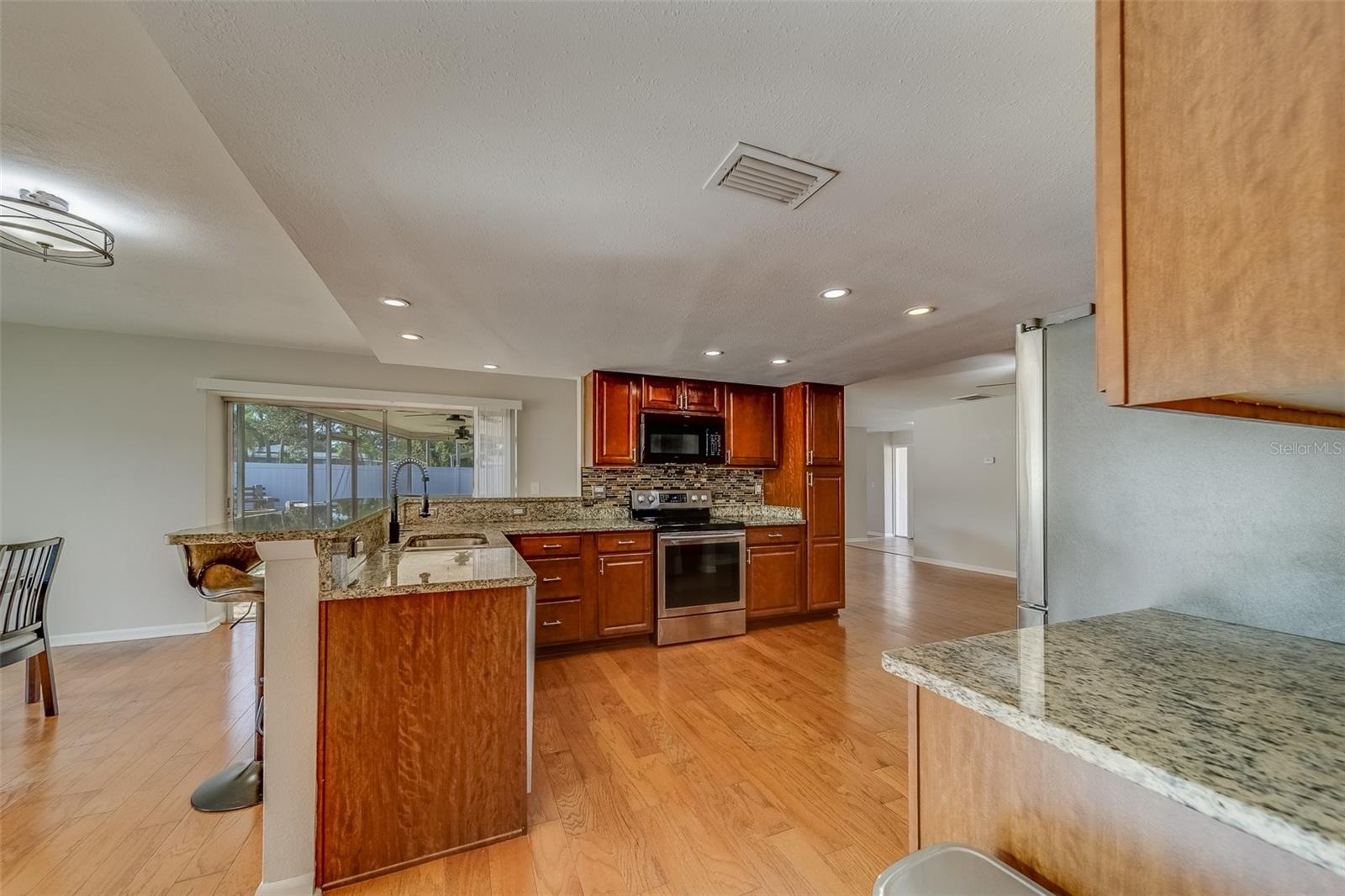 1803 SOUTHWOOD LN, CLEARWATER, FL, 33764