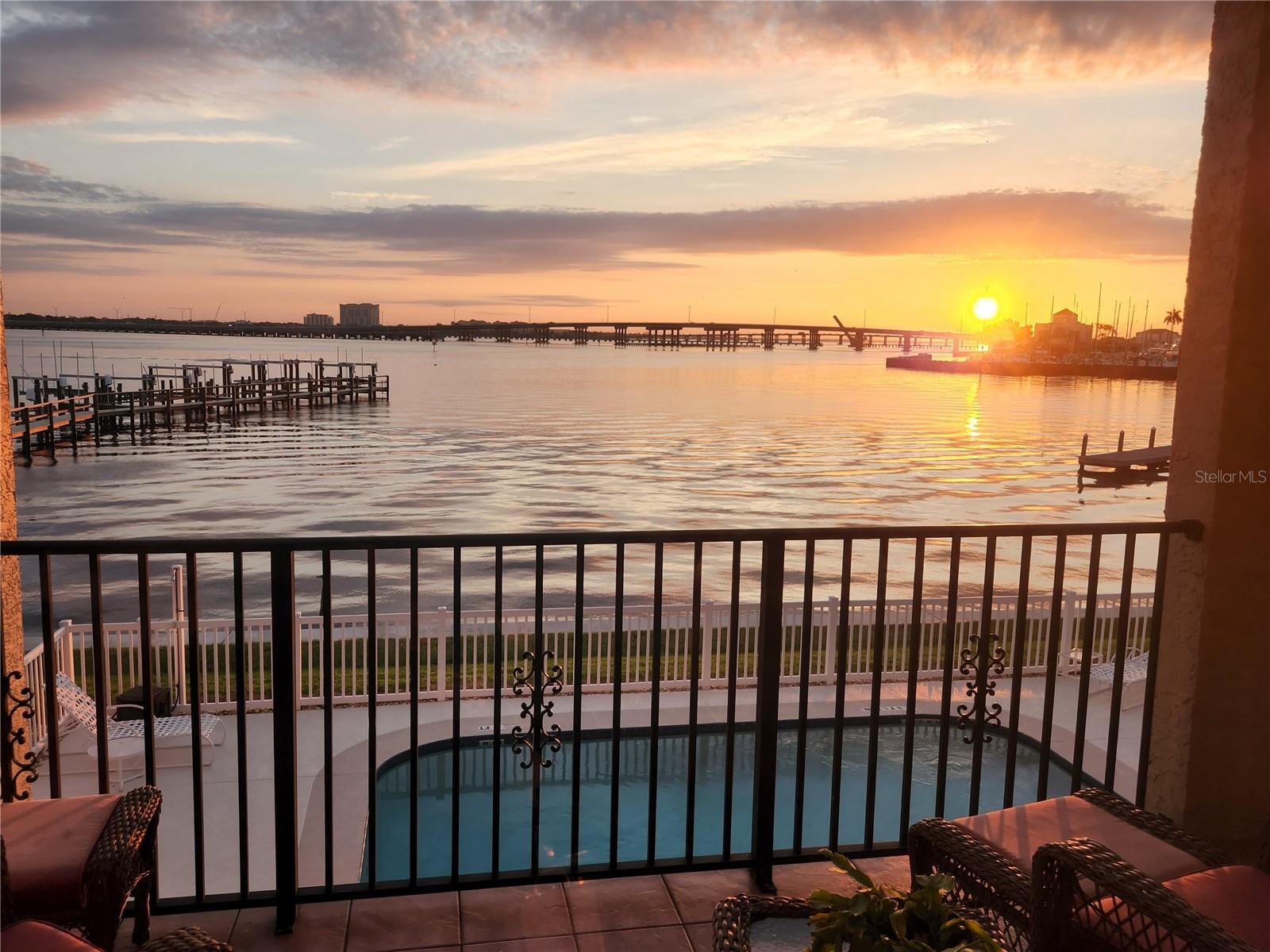 1614 POINT PLEASANT AVE W, BRADENTON, FL, 34205