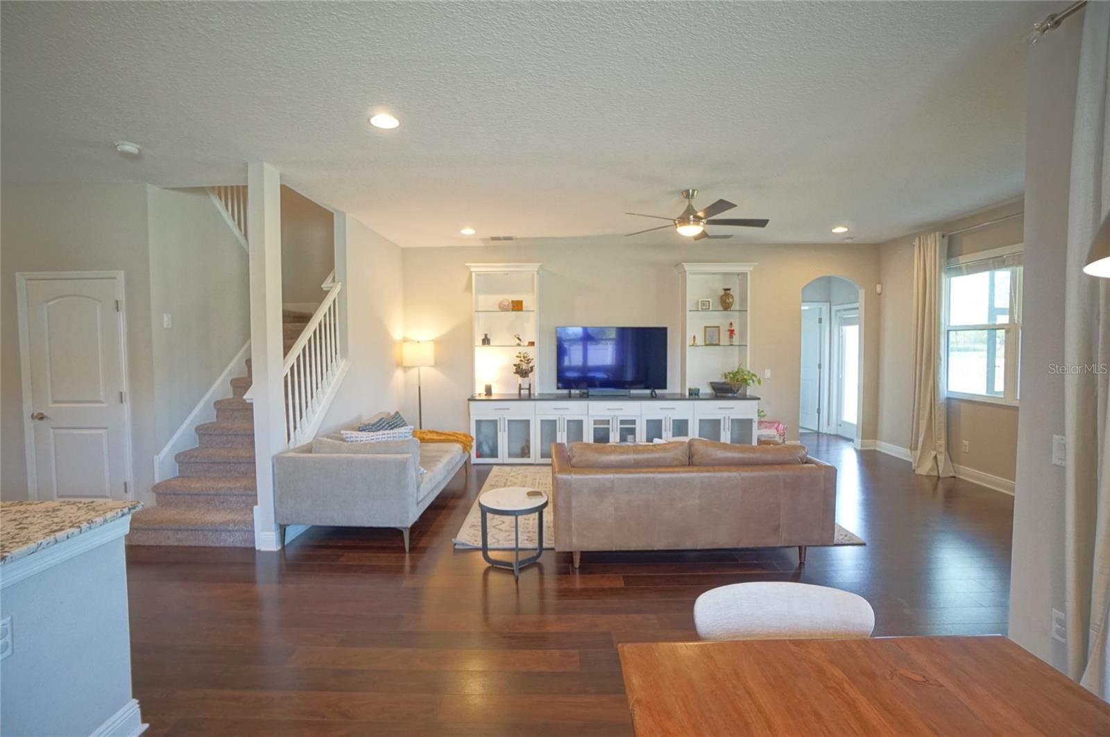 10702 PLEASANT KNOLL DR, TAMPA, FL, 33647