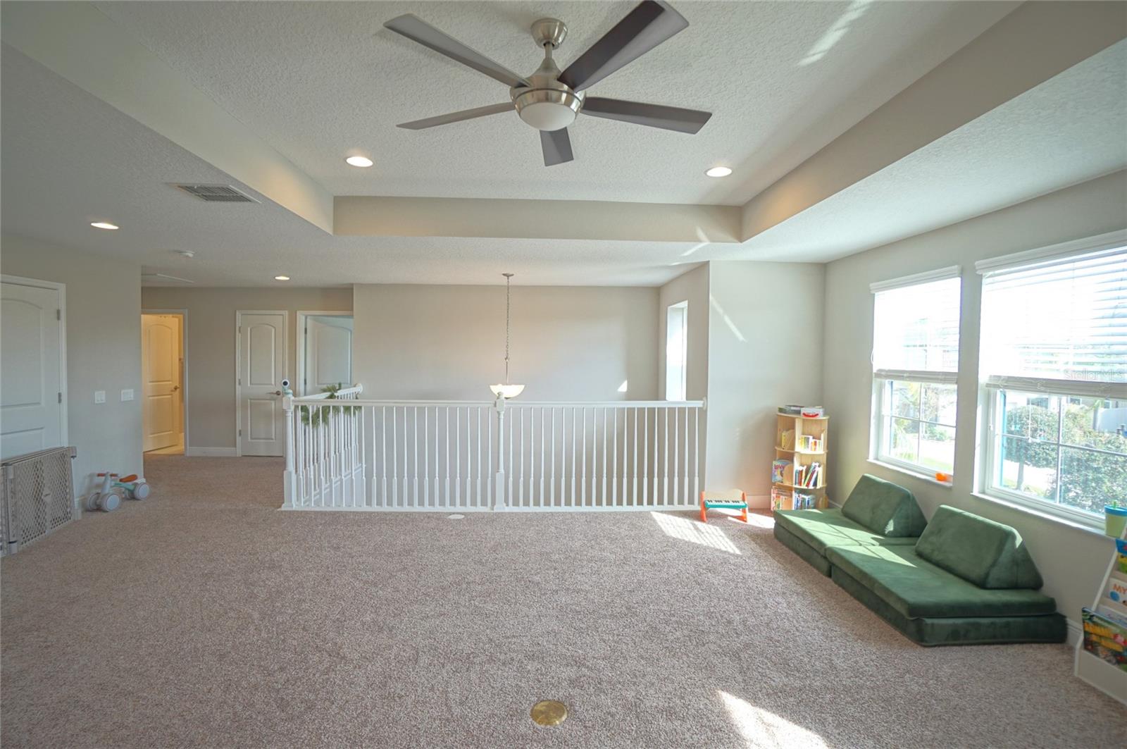 10702 PLEASANT KNOLL DR, TAMPA, FL, 33647