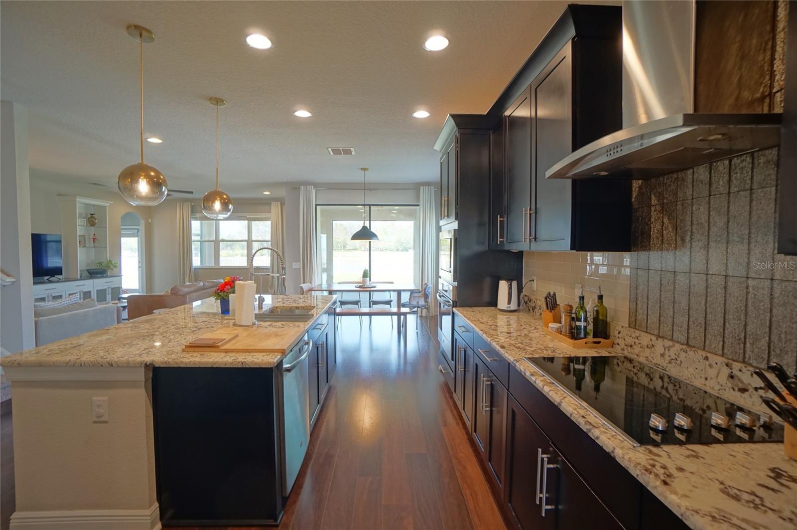 10702 PLEASANT KNOLL DR, TAMPA, FL, 33647