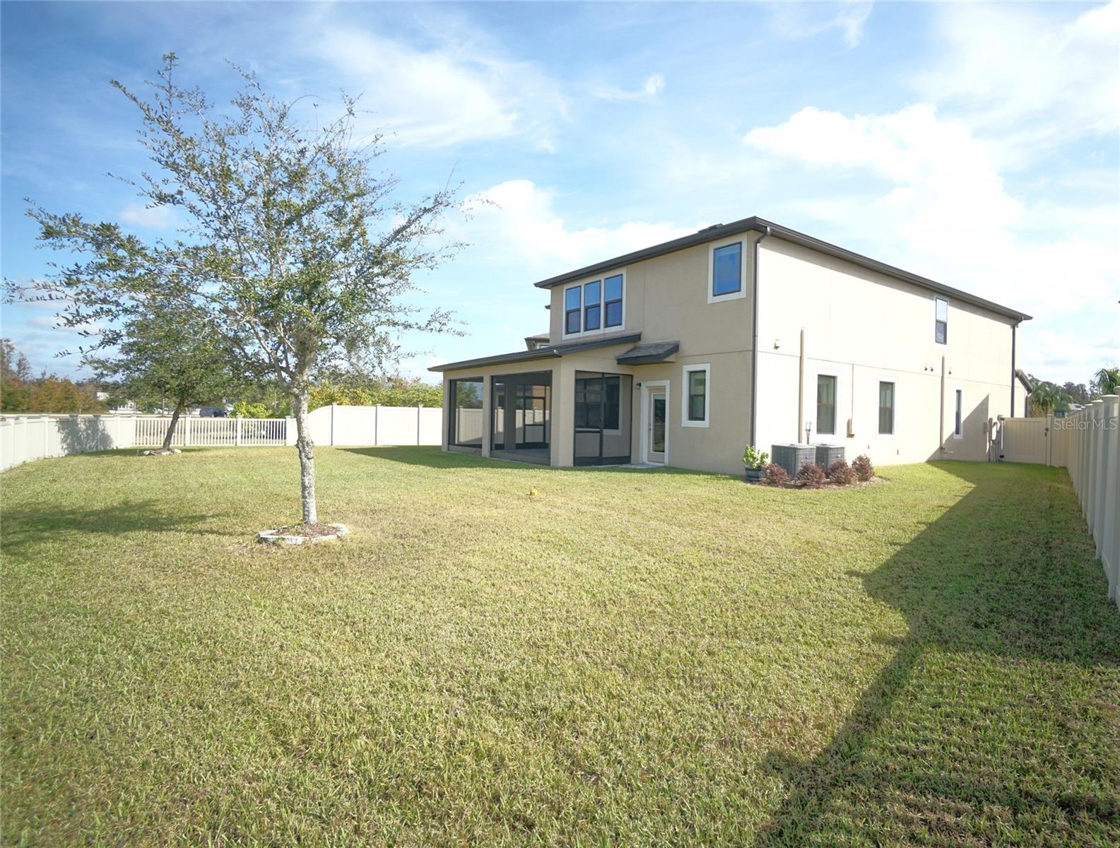 10702 PLEASANT KNOLL DR, TAMPA, FL, 33647