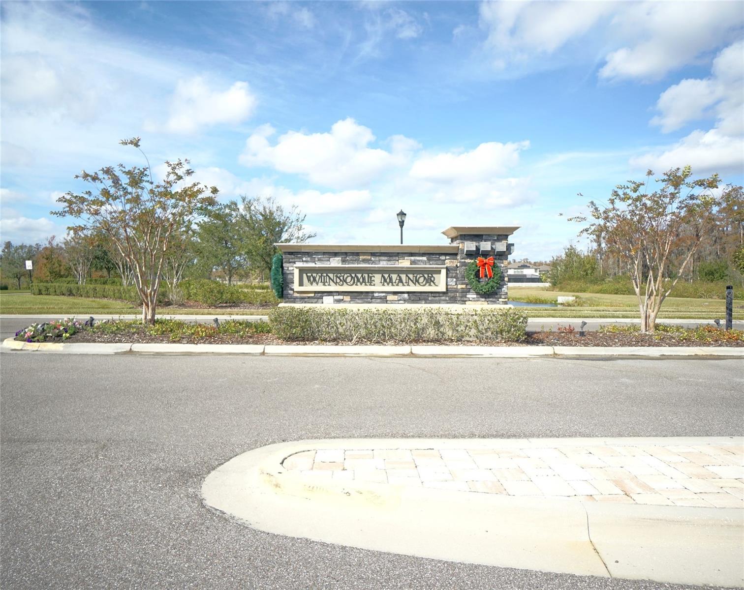 10702 PLEASANT KNOLL DR, TAMPA, FL, 33647