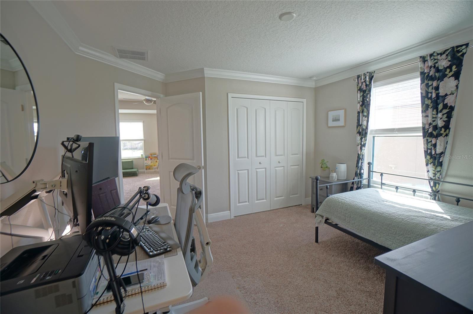 10702 PLEASANT KNOLL DR, TAMPA, FL, 33647