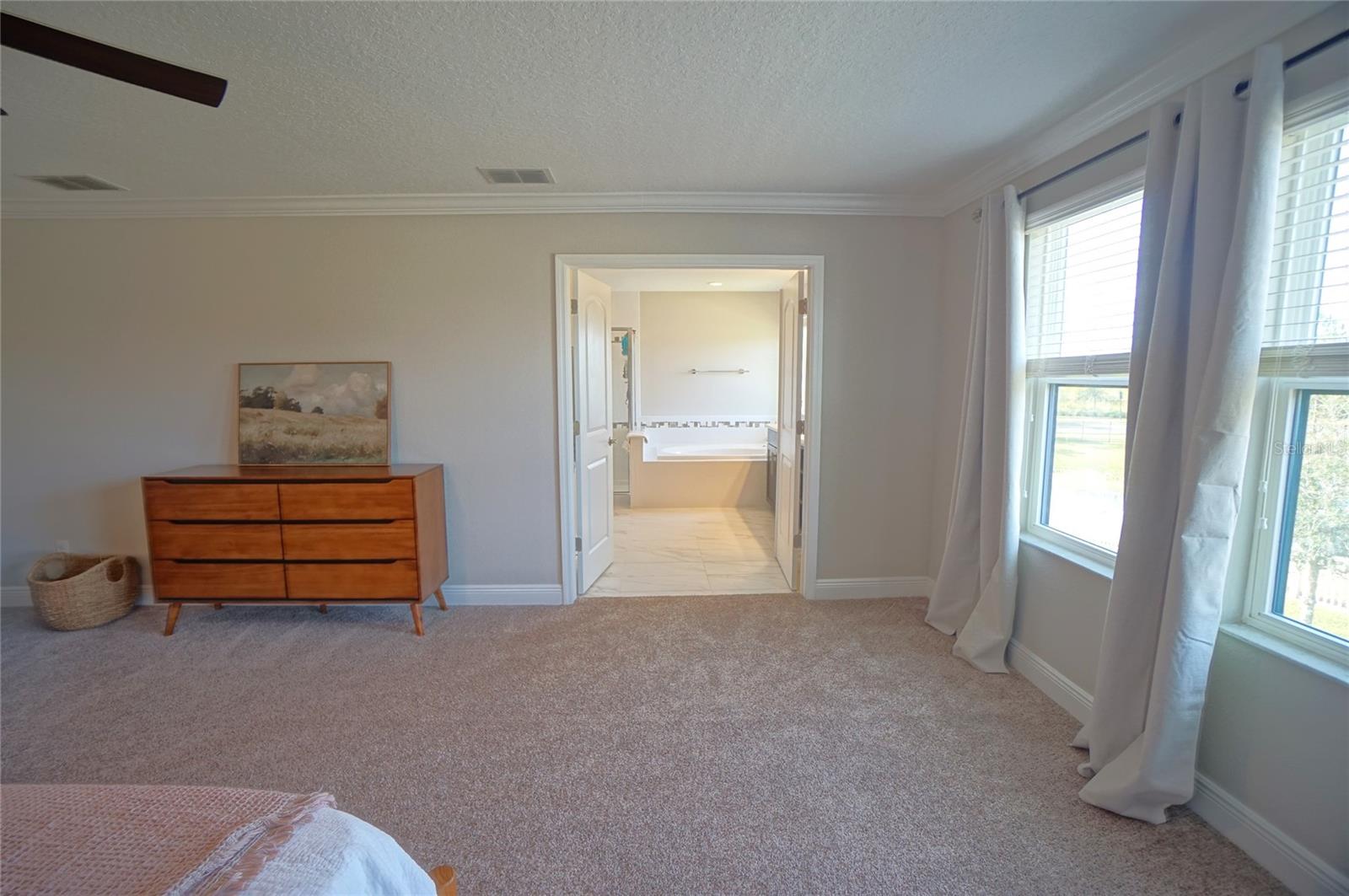 10702 PLEASANT KNOLL DR, TAMPA, FL, 33647