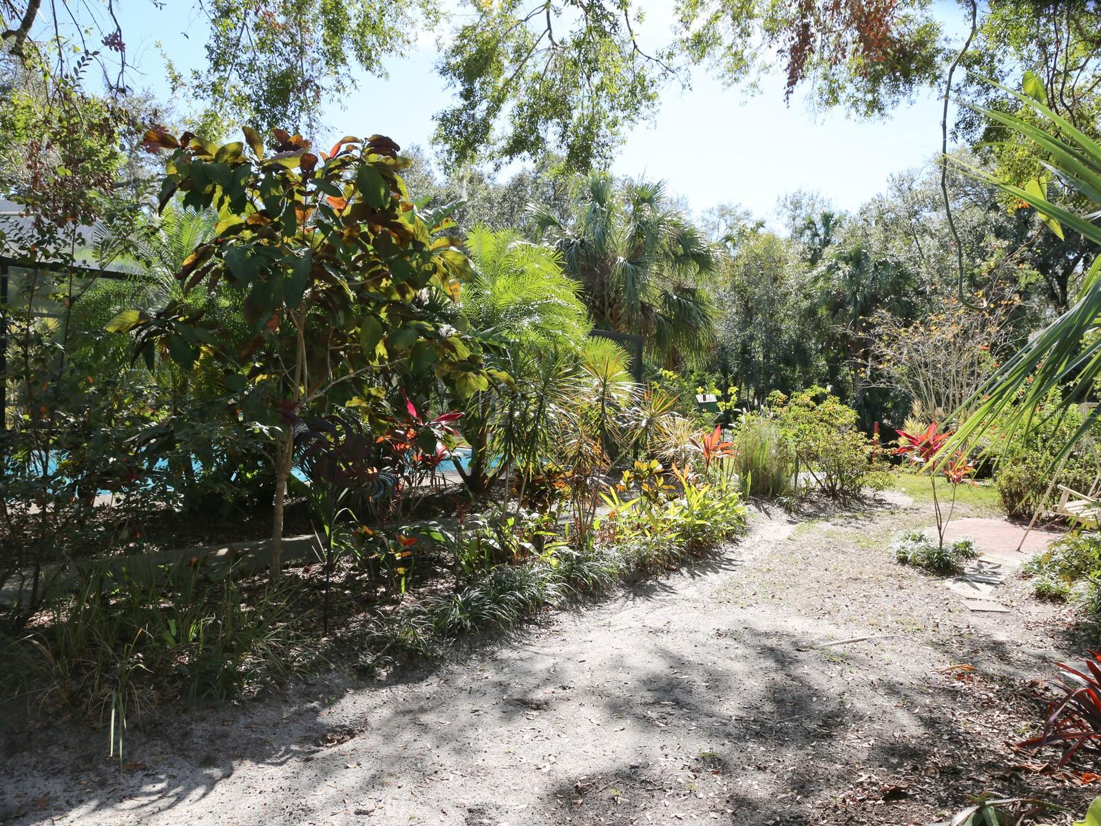 25 ROSALIE OAKS BLVD, LAKE WALES, FL, 33898
