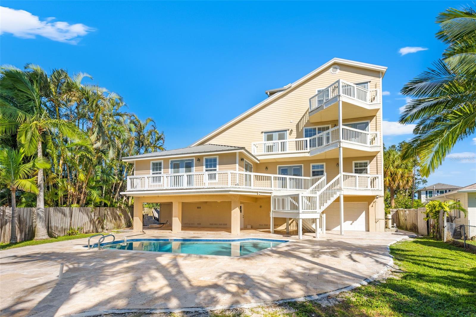 1902 ARROWHEAD DR NE, ST PETERSBURG, FL, 33703