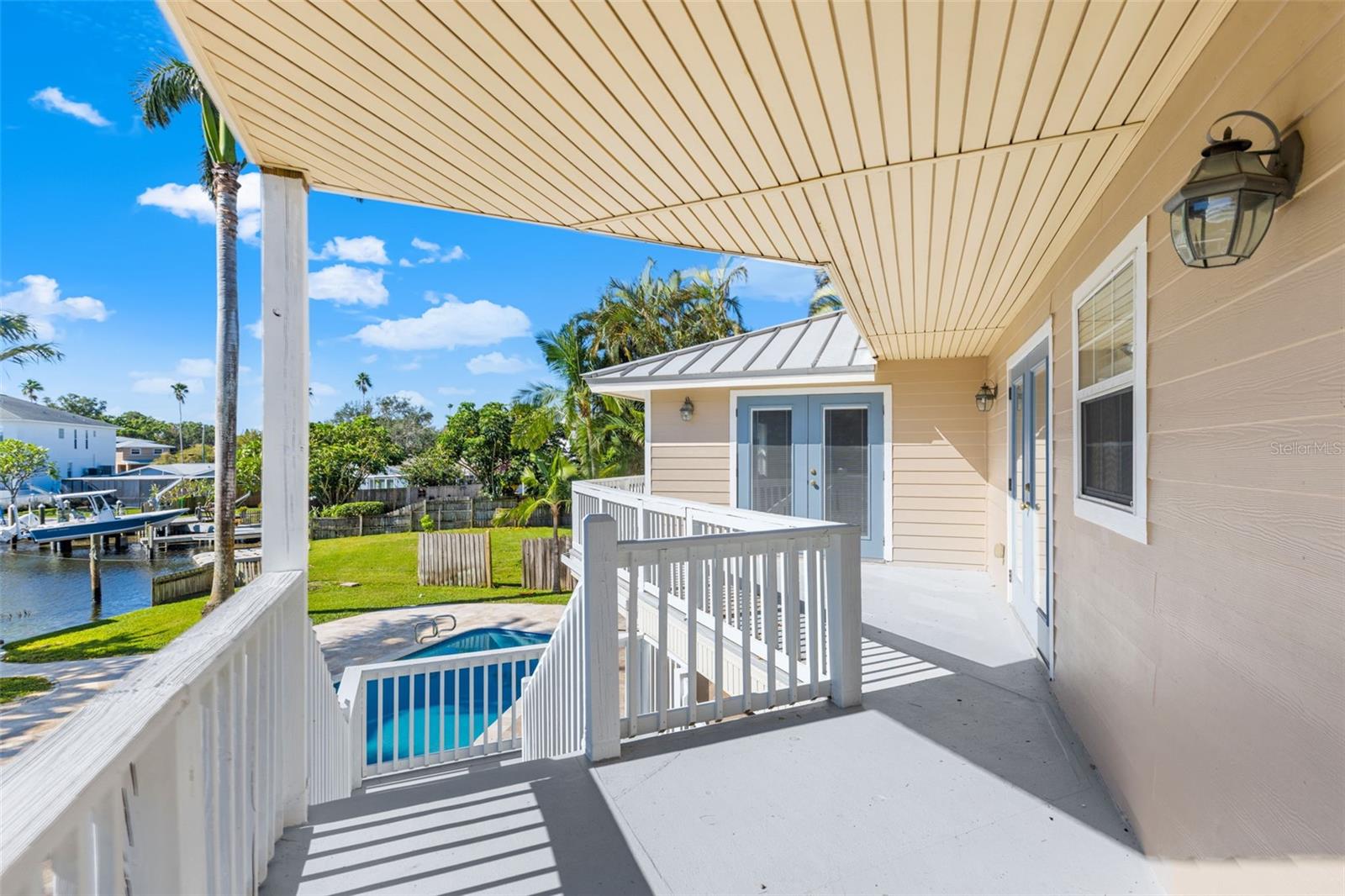 1902 ARROWHEAD DR NE, ST PETERSBURG, FL, 33703
